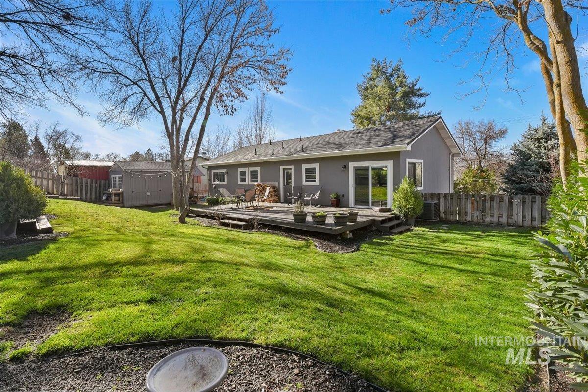 5320 W Hill Rd, Boise, Idaho 83703, 4 Bedrooms, 2.5 Bathrooms, Residential For Sale, Price $619,000,MLS 98977238