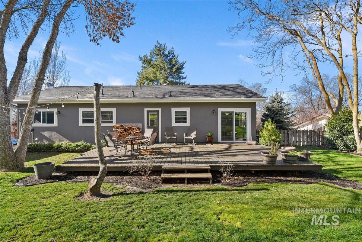 5320 W Hill Rd, Boise, Idaho 83703, 4 Bedrooms, 2.5 Bathrooms, Residential For Sale, Price $619,000,MLS 98977238