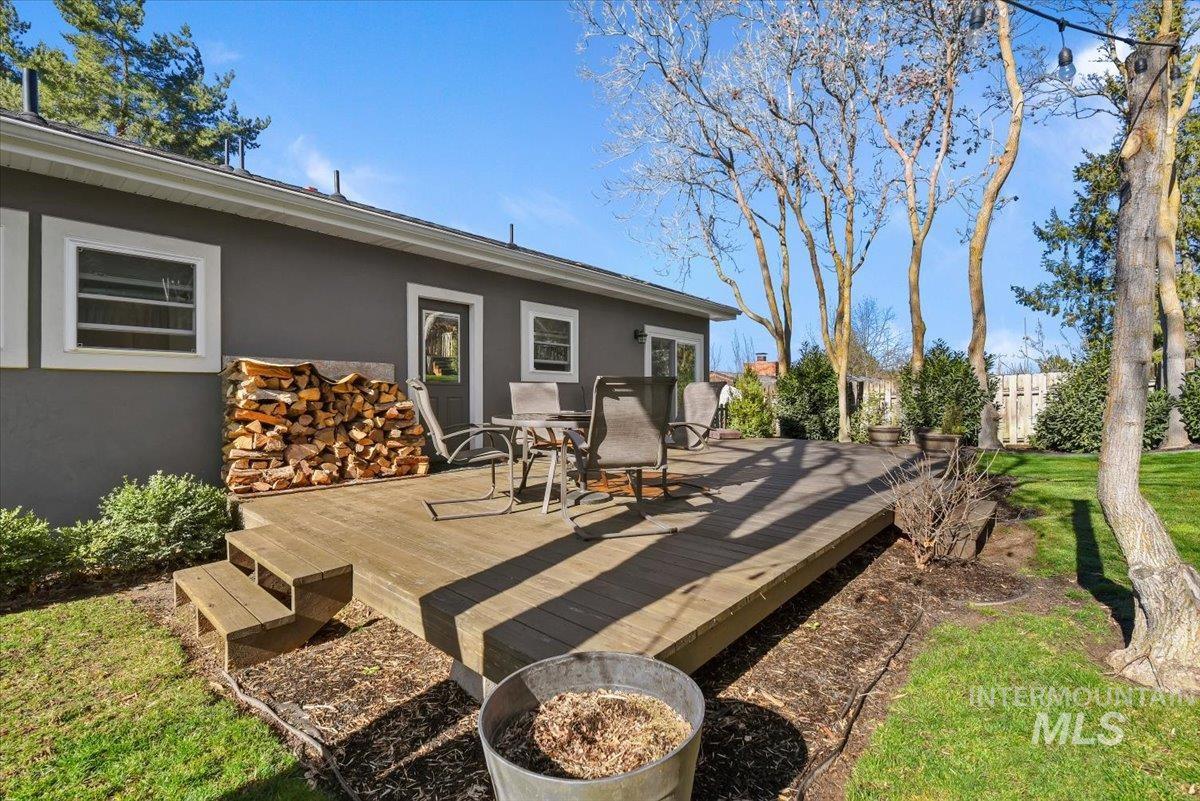 5320 W Hill Rd, Boise, Idaho 83703, 4 Bedrooms, 2.5 Bathrooms, Residential For Sale, Price $619,000,MLS 98977238