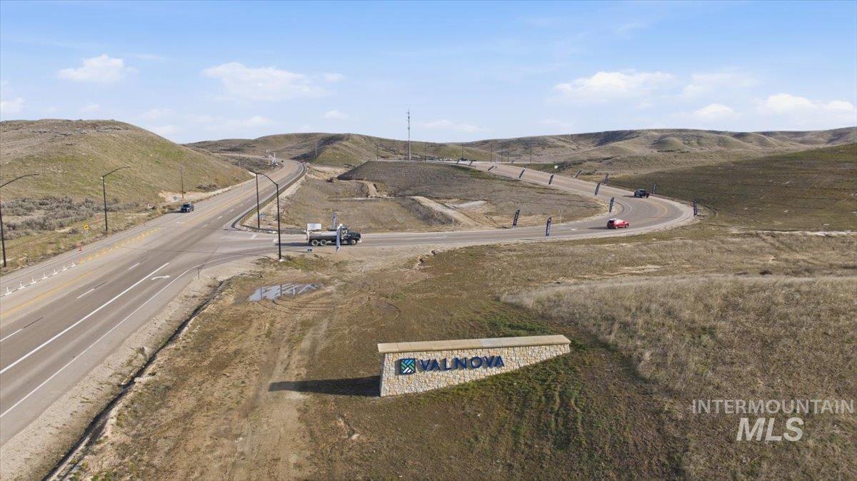 6537 W Danes Dr, Eagle, Idaho 83616, 4 Bedrooms, 2.5 Bathrooms, Residential For Sale, Price $869,000,MLS 98977239