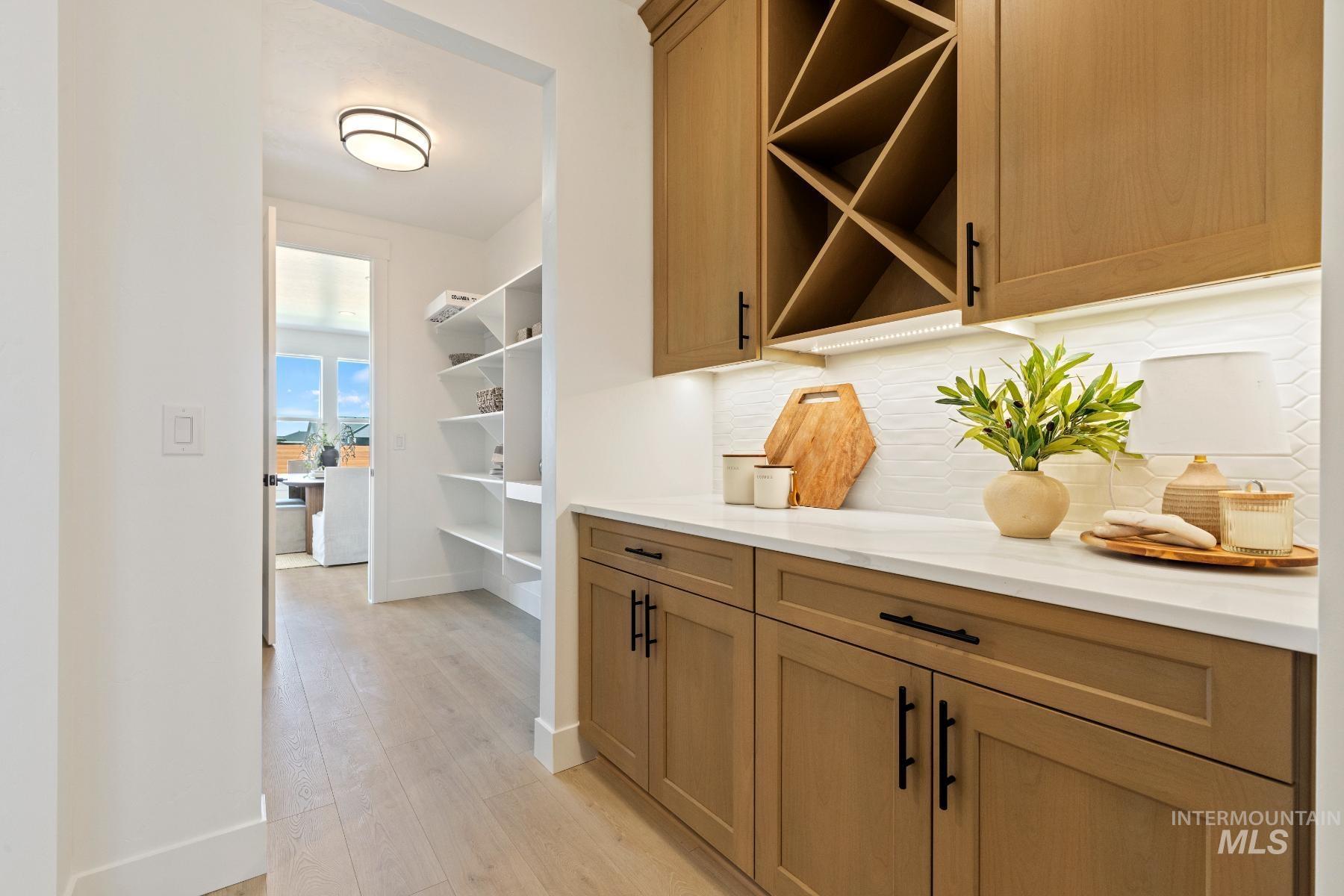 6537 W Danes Dr, Eagle, Idaho 83616, 4 Bedrooms, 2.5 Bathrooms, Residential For Sale, Price $869,000,MLS 98977239