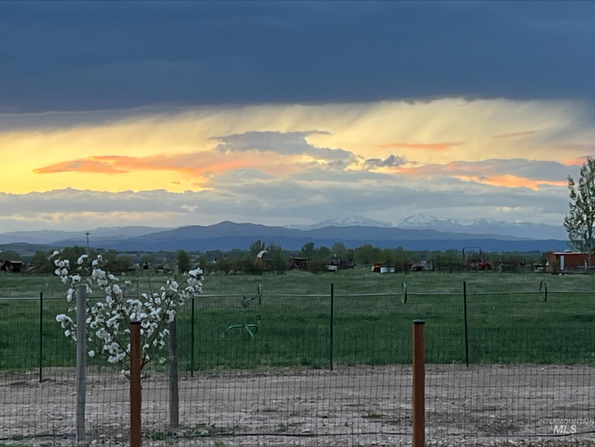 5408 Cassia Rd, New Plymouth, Idaho 83655, 4 Bedrooms, 2.5 Bathrooms, Residential For Sale, Price $944,000,MLS 98977240