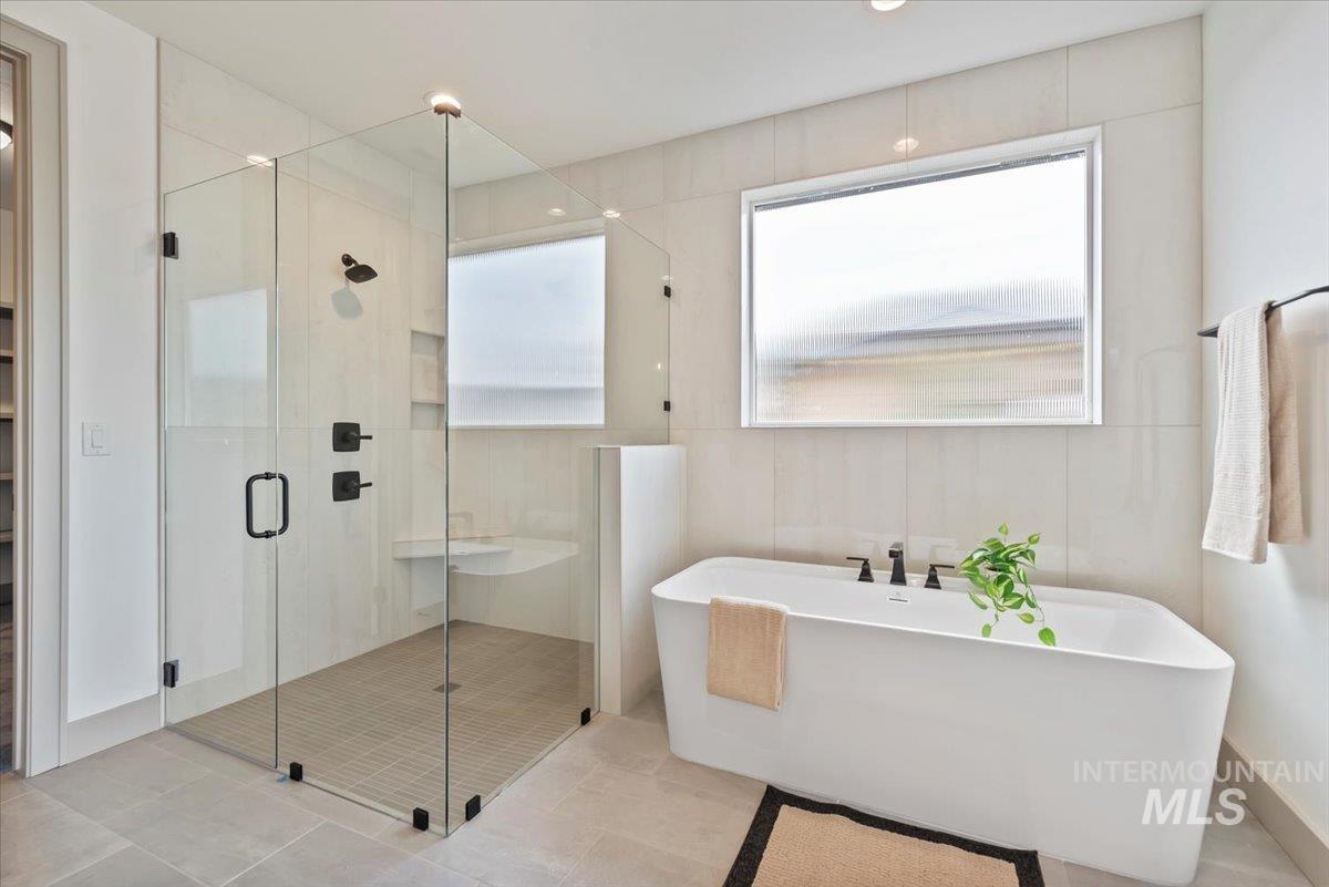 6426 W Danes Dr., Eagle, Idaho 83616, 5 Bedrooms, 3.5 Bathrooms, Residential For Sale, Price $1,029,000, 98977242