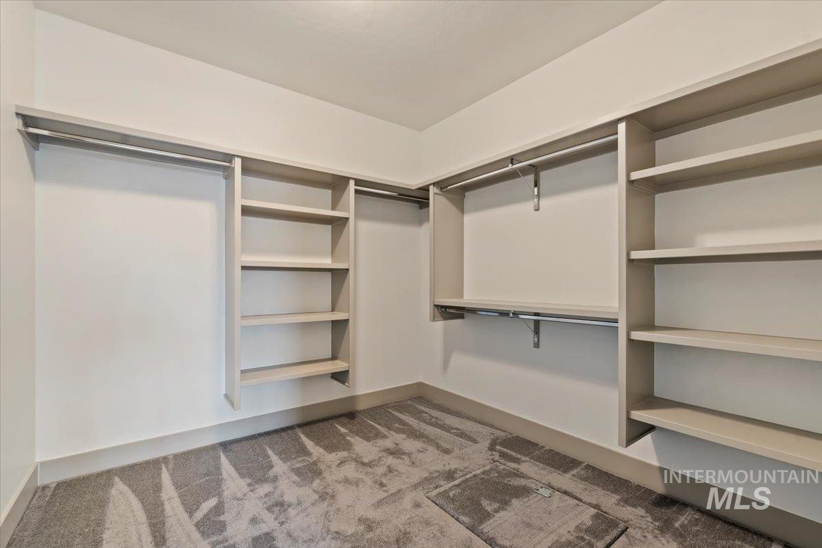 6426 W Danes Dr., Eagle, Idaho 83616, 5 Bedrooms, 3.5 Bathrooms, Residential For Sale, Price $1,029,000, 98977242