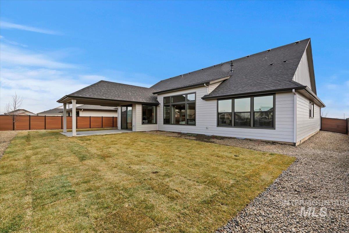 6426 W Danes Dr., Eagle, Idaho 83616, 5 Bedrooms, 3.5 Bathrooms, Residential For Sale, Price $1,029,000, 98977242