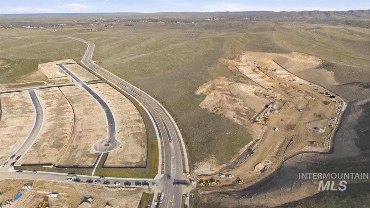 6426 W Danes Dr., Eagle, Idaho 83616, 5 Bedrooms, 3.5 Bathrooms, Residential For Sale, Price $1,045,000,MLS 98977242