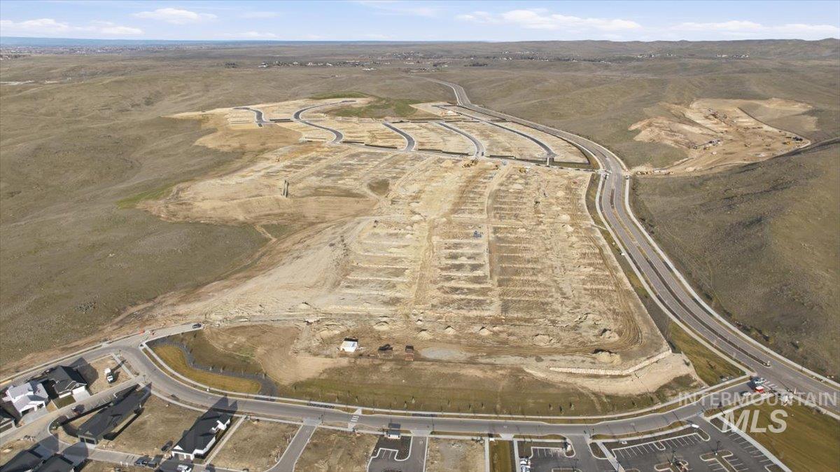 6426 W Danes Dr., Eagle, Idaho 83616, 5 Bedrooms, 3.5 Bathrooms, Residential For Sale, Price $1,045,000,MLS 98977242