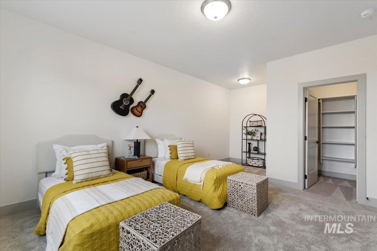 6360 W Largo Dr, Eagle, Idaho 83616, 5 Bedrooms, 2.5 Bathrooms, Residential For Sale, Price $778,000,MLS 98977247