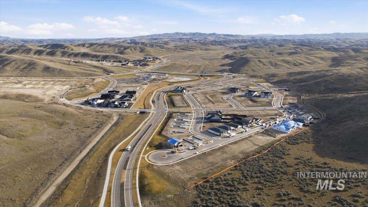 6360 W Largo Dr, Eagle, Idaho 83616, 5 Bedrooms, 2.5 Bathrooms, Residential For Sale, Price $781,000, 98977247