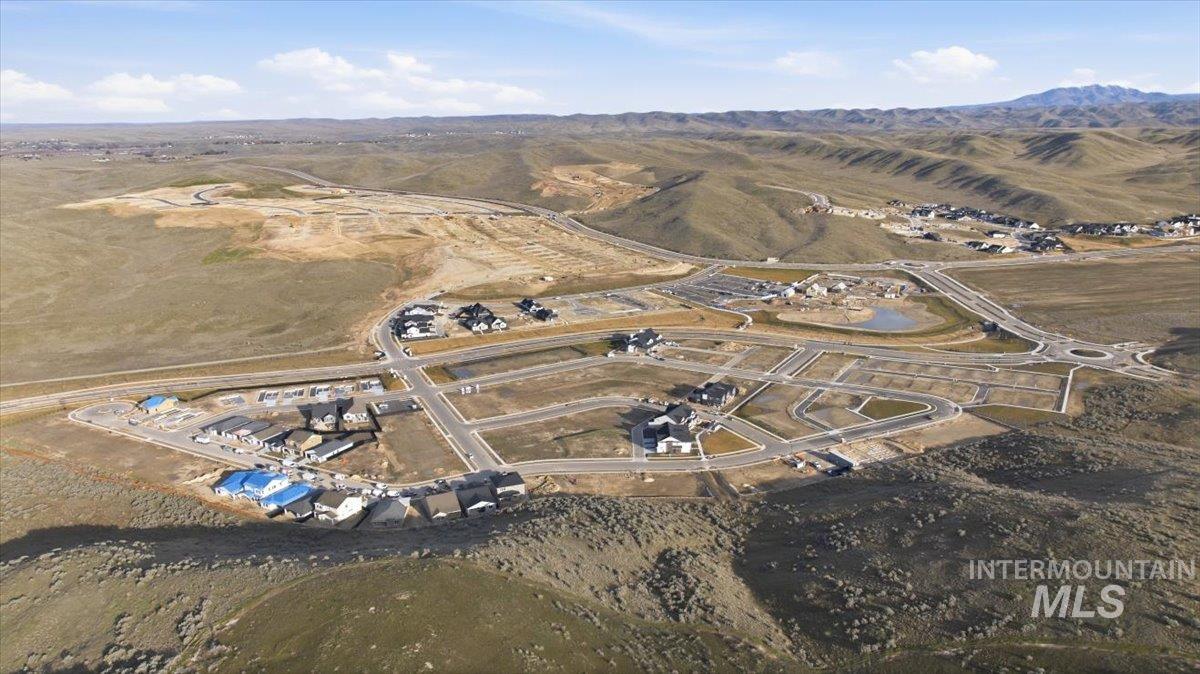 6360 W Largo Dr, Eagle, Idaho 83616, 5 Bedrooms, 2.5 Bathrooms, Residential For Sale, Price $781,000, 98977247