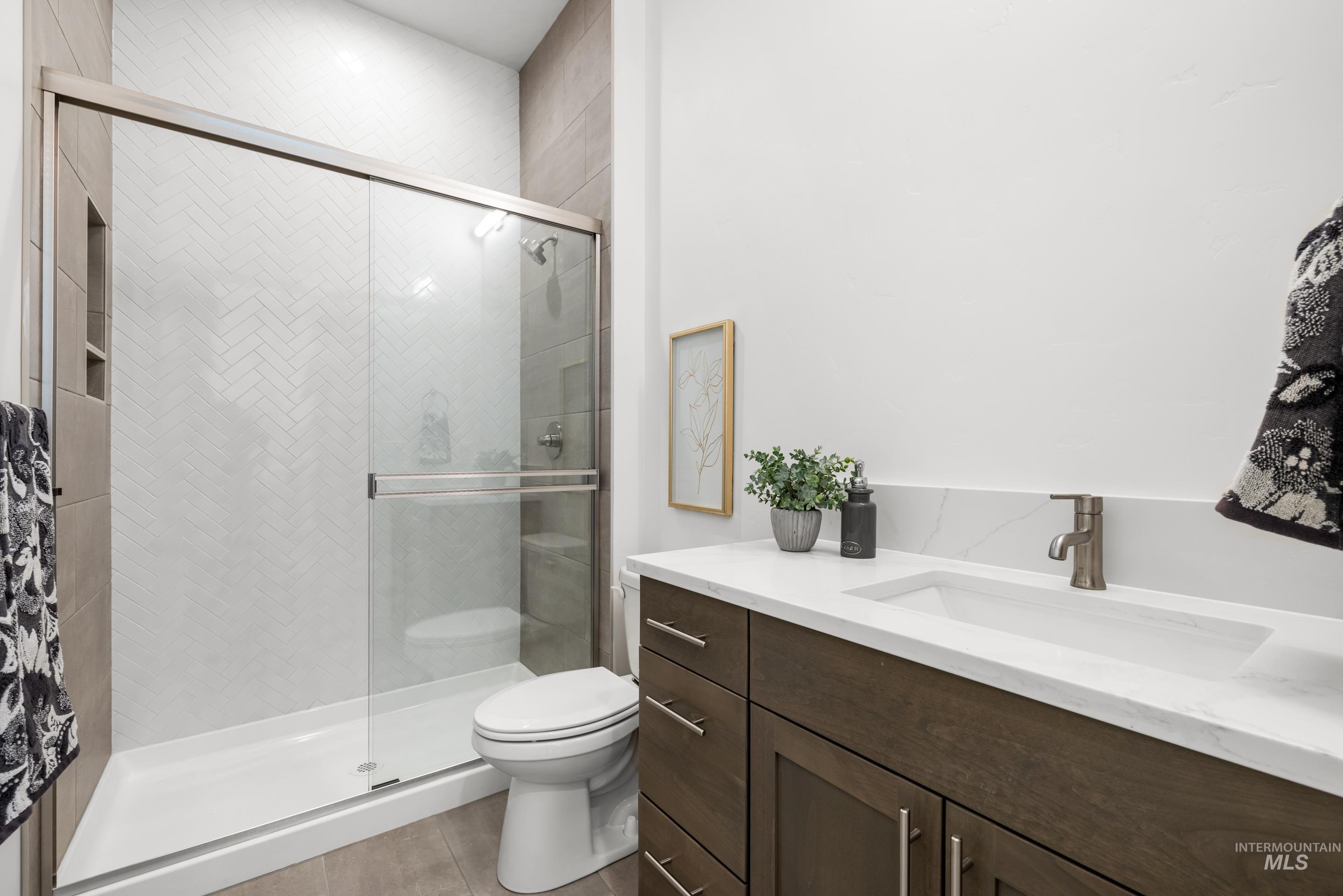 6378 W W Largo Dr, Eagle, Idaho 83616, 4 Bedrooms, 3 Bathrooms, Residential For Sale, Price $752,000,MLS 98977248