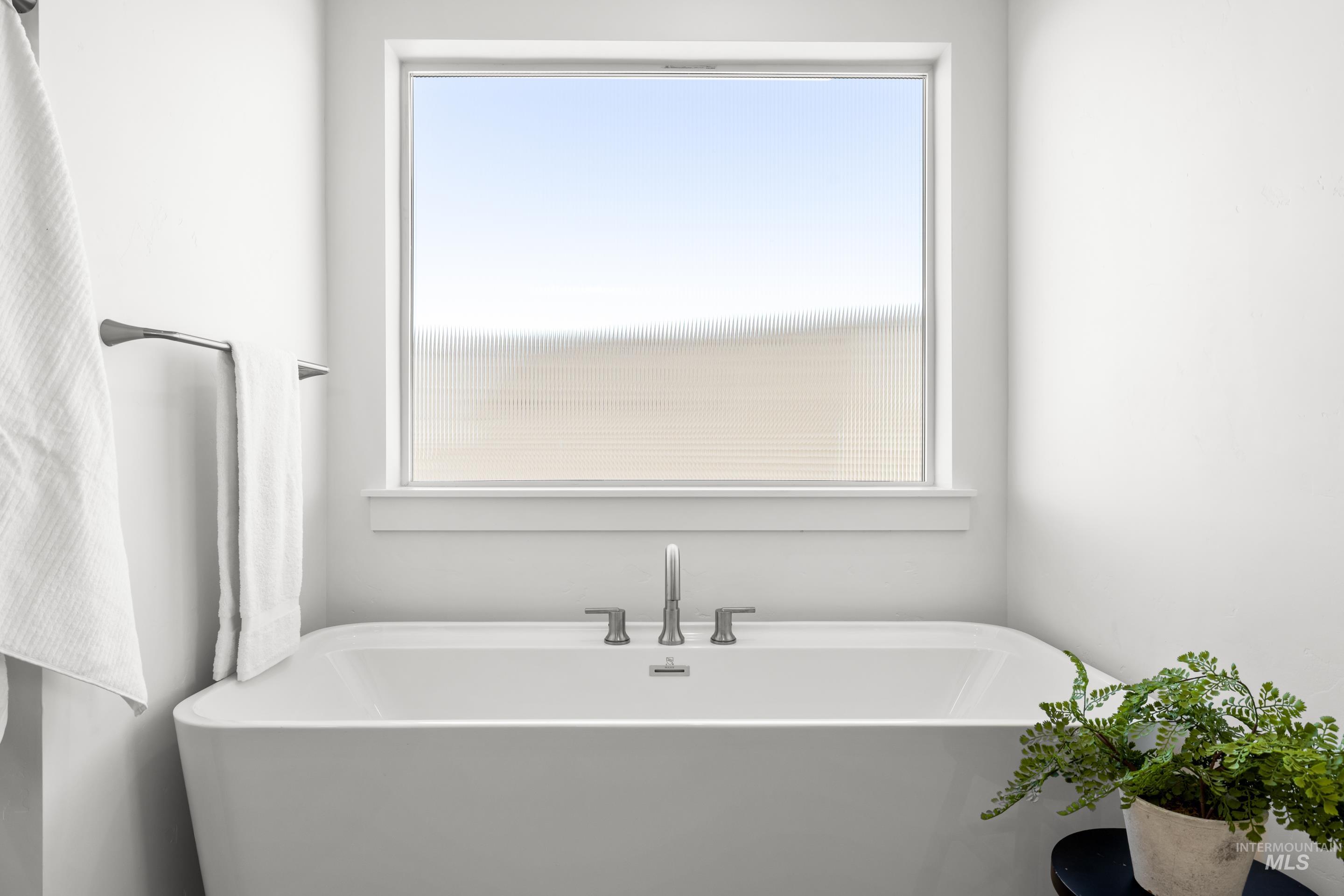 6378 W W Largo Dr, Eagle, Idaho 83616, 4 Bedrooms, 3 Bathrooms, Residential For Sale, Price $752,000,MLS 98977248