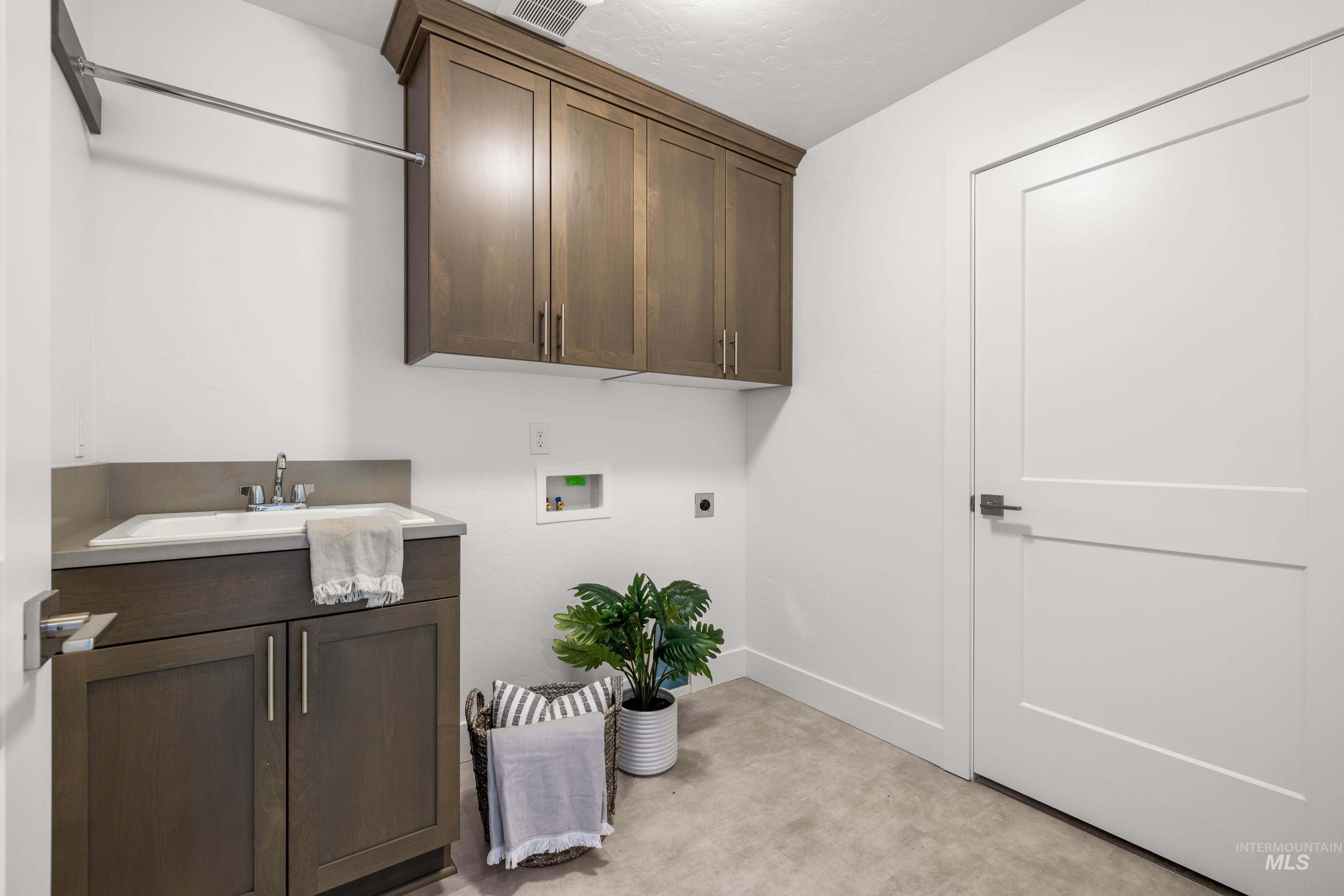 6378 W W Largo Dr, Eagle, Idaho 83616, 4 Bedrooms, 3 Bathrooms, Residential For Sale, Price $752,000,MLS 98977248