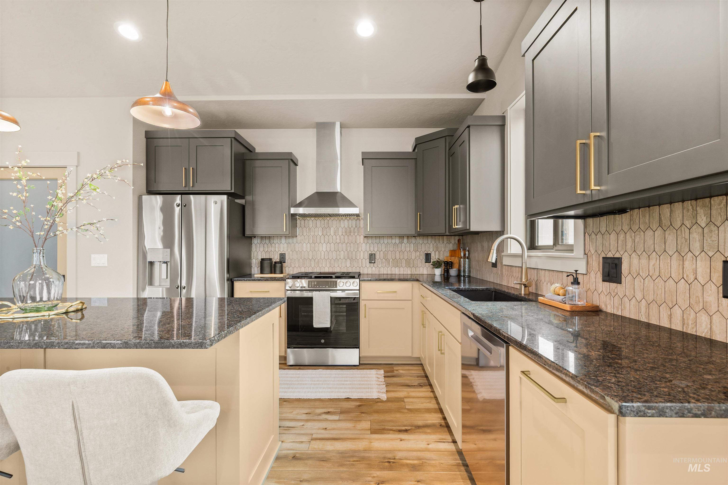 335 Warner Avenue, Lewiston, Idaho 83501, 3 Bedrooms, 2 Bathrooms, Residential For Sale, Price $579,900,MLS 98977250