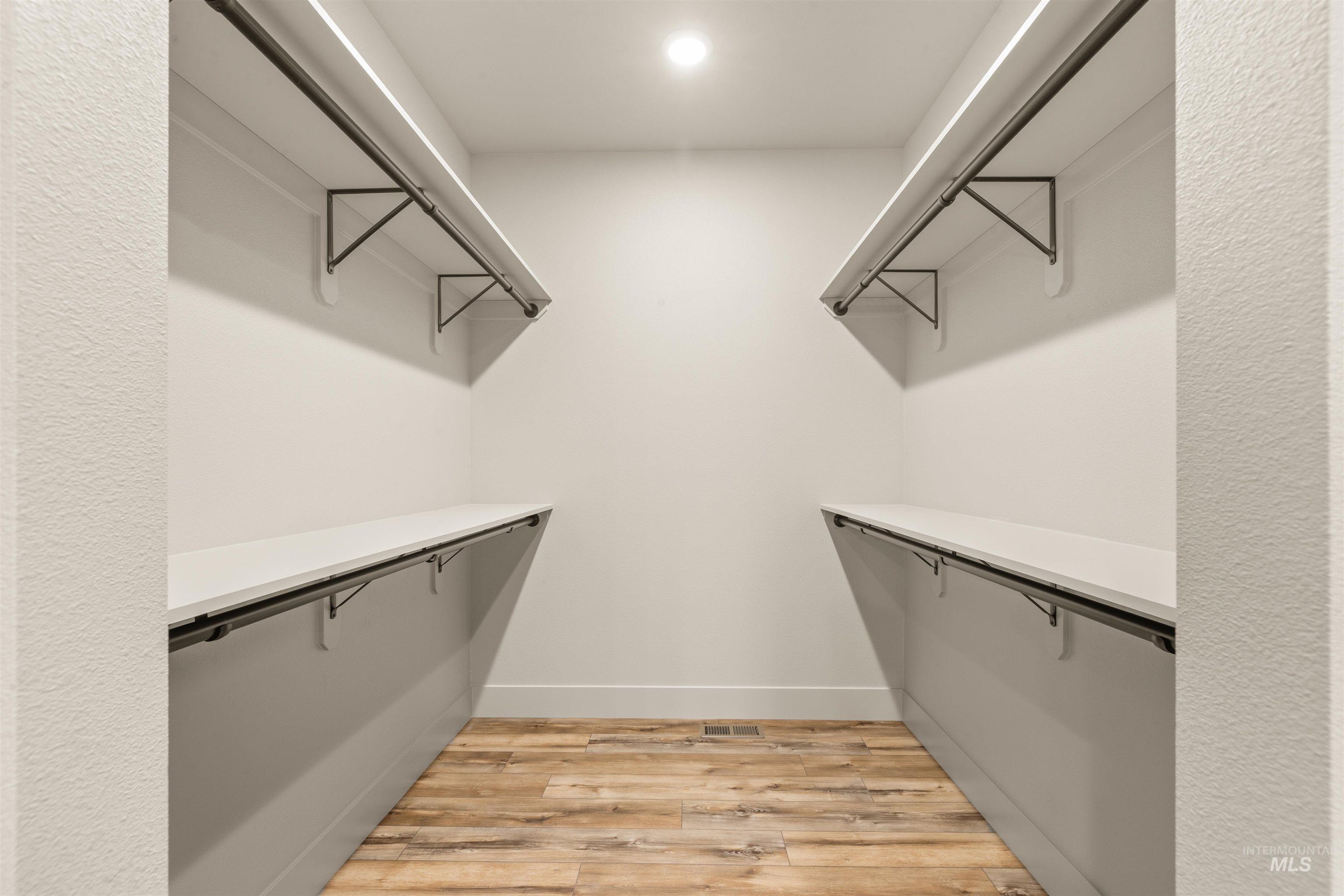 335 Warner Avenue, Lewiston, Idaho 83501, 3 Bedrooms, 2 Bathrooms, Residential For Sale, Price $579,900,MLS 98977250