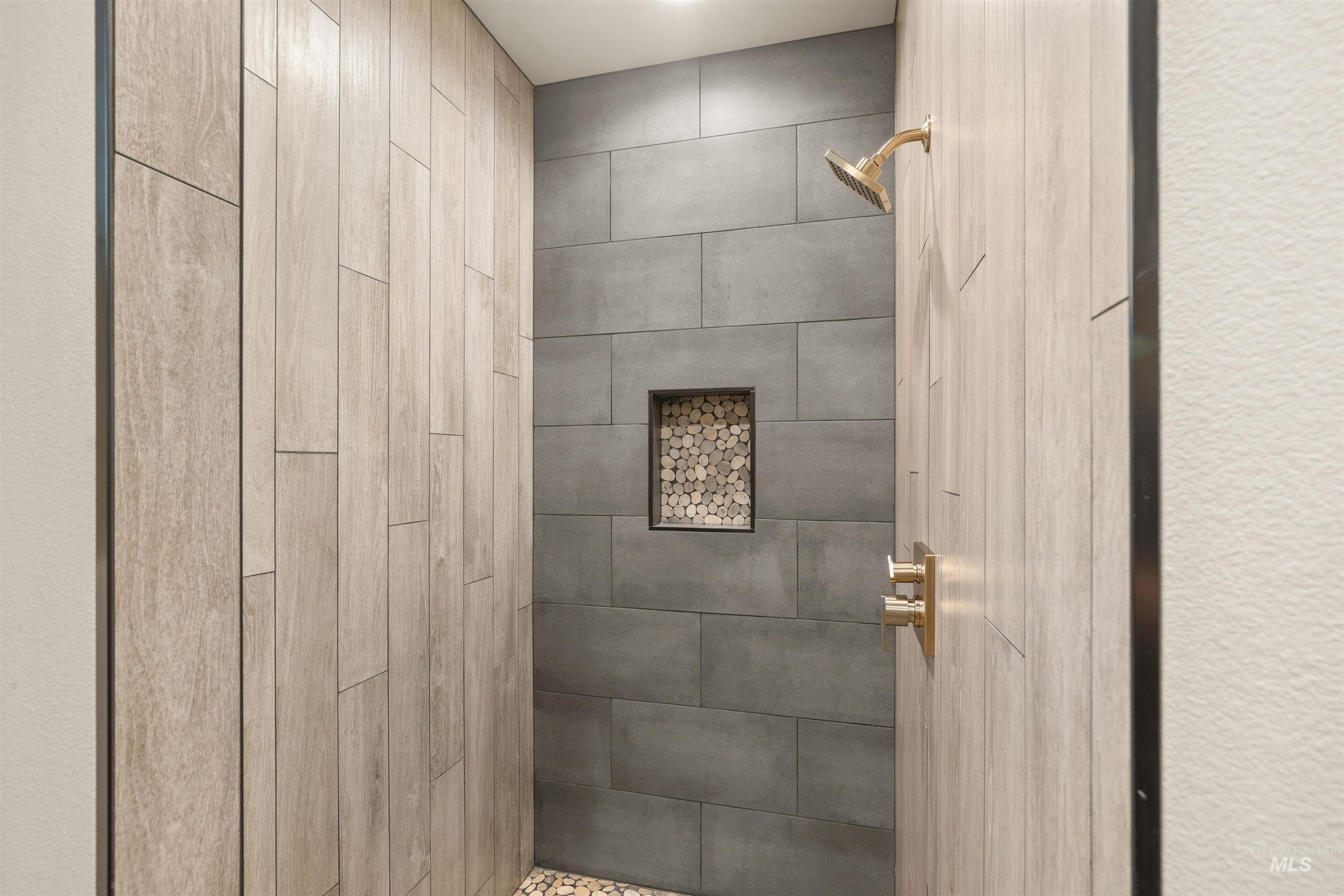 335 Warner Avenue, Lewiston, Idaho 83501, 3 Bedrooms, 2 Bathrooms, Residential For Sale, Price $579,900,MLS 98977250