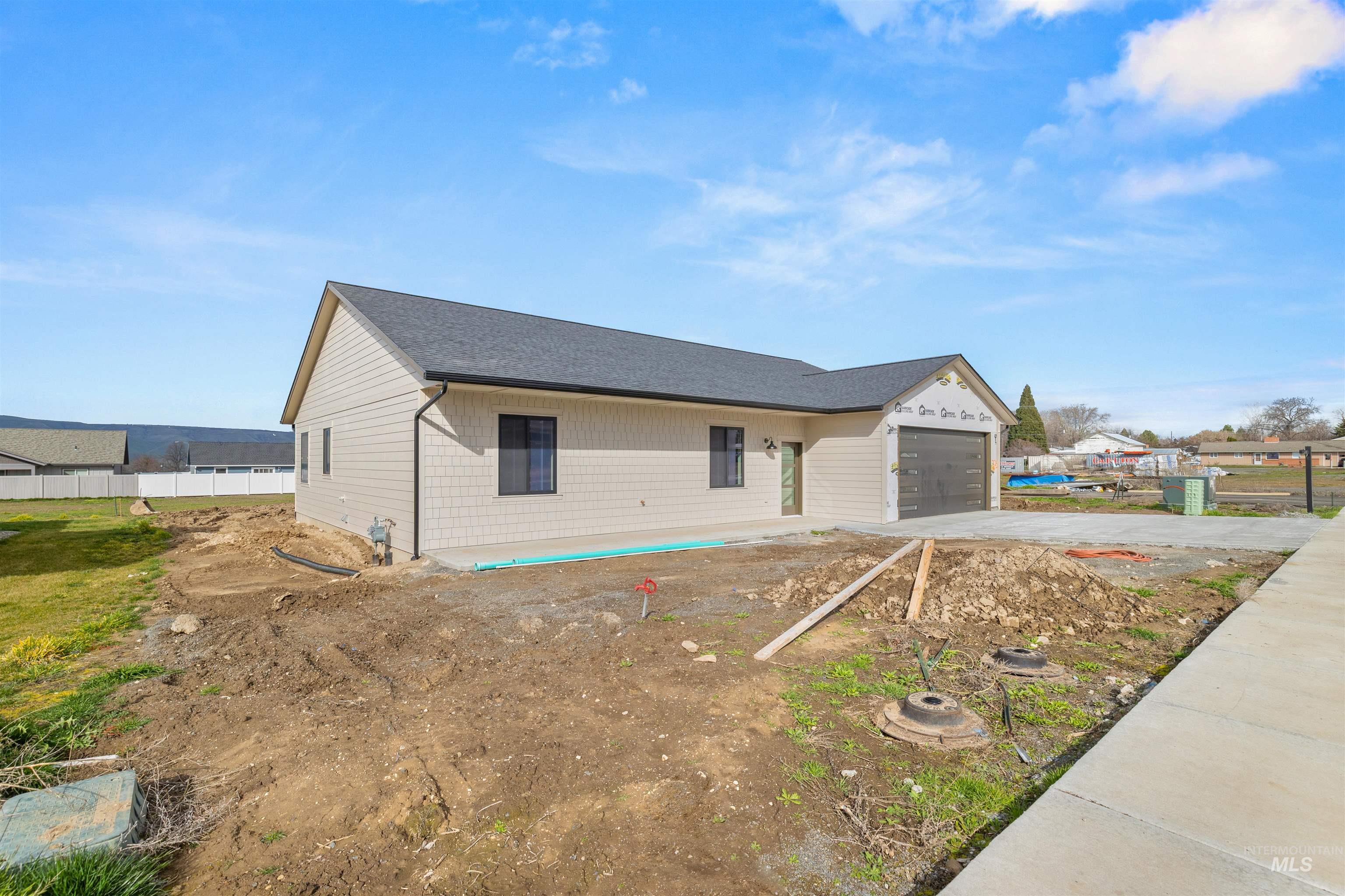 335 Warner Avenue, Lewiston, Idaho 83501, 3 Bedrooms, 2 Bathrooms, Residential For Sale, Price $579,900,MLS 98977250