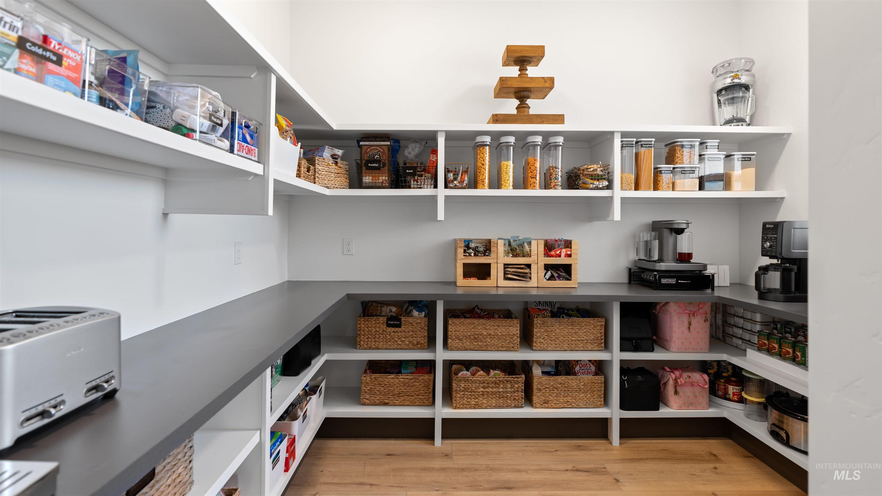 5043 W Oakford, Meridian, Idaho 83646, 5 Bedrooms, 4.5 Bathrooms, Residential For Sale, Price $2,149,000, 98977252