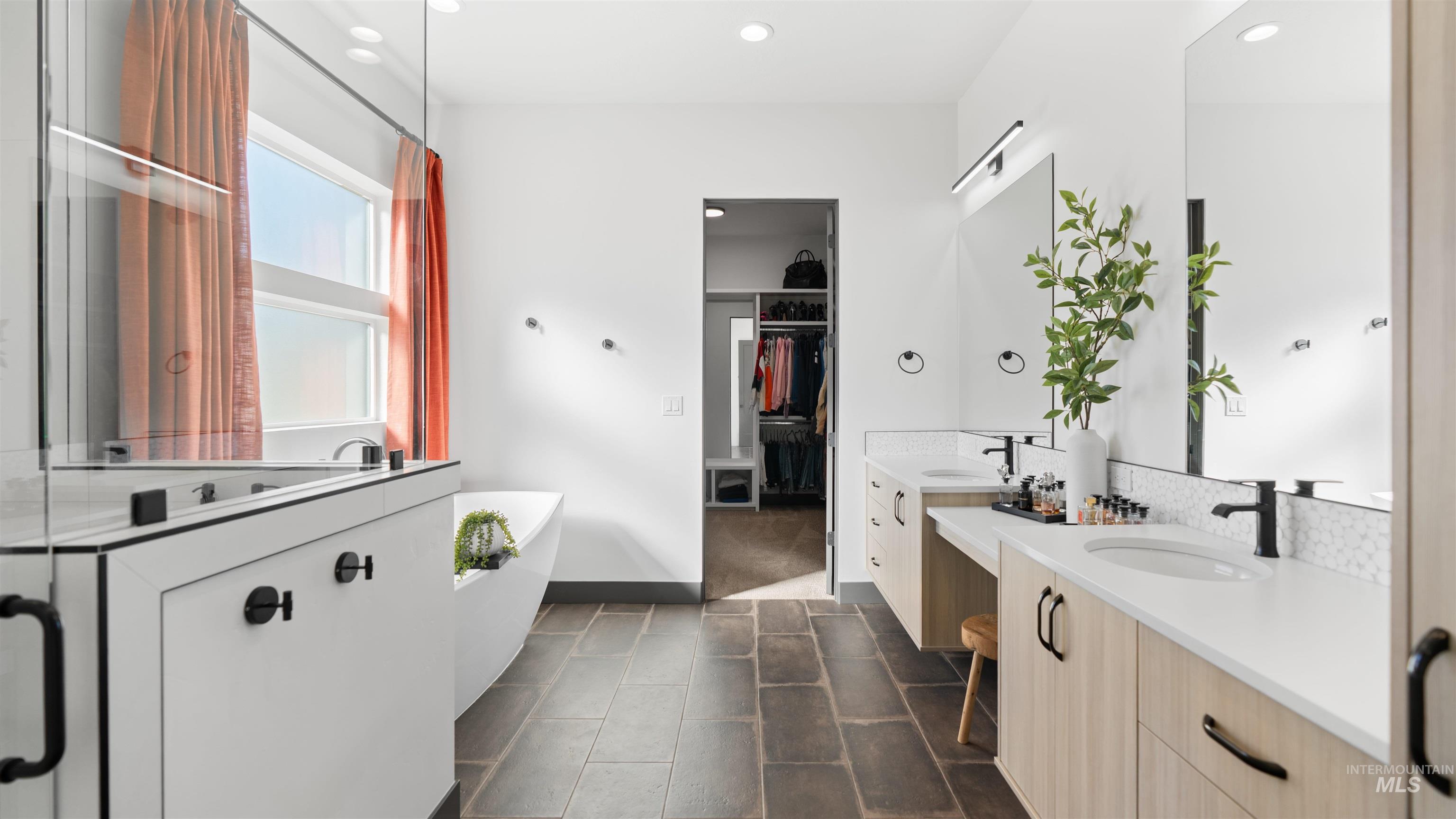 5043 W Oakford, Meridian, Idaho 83646, 5 Bedrooms, 4.5 Bathrooms, Residential For Sale, Price $2,149,000, 98977252