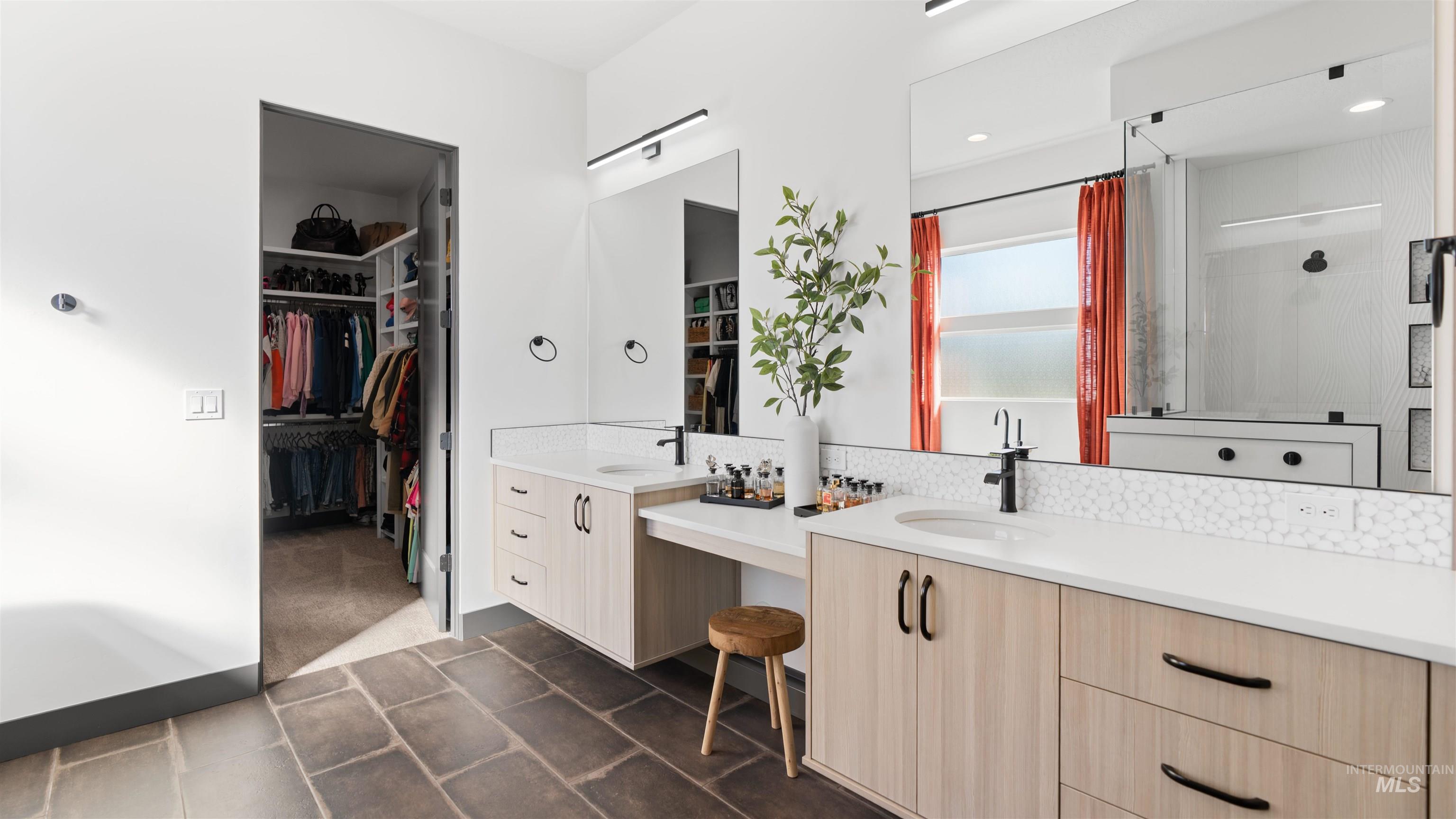 5043 W Oakford, Meridian, Idaho 83646, 5 Bedrooms, 4.5 Bathrooms, Residential For Sale, Price $2,149,000, 98977252