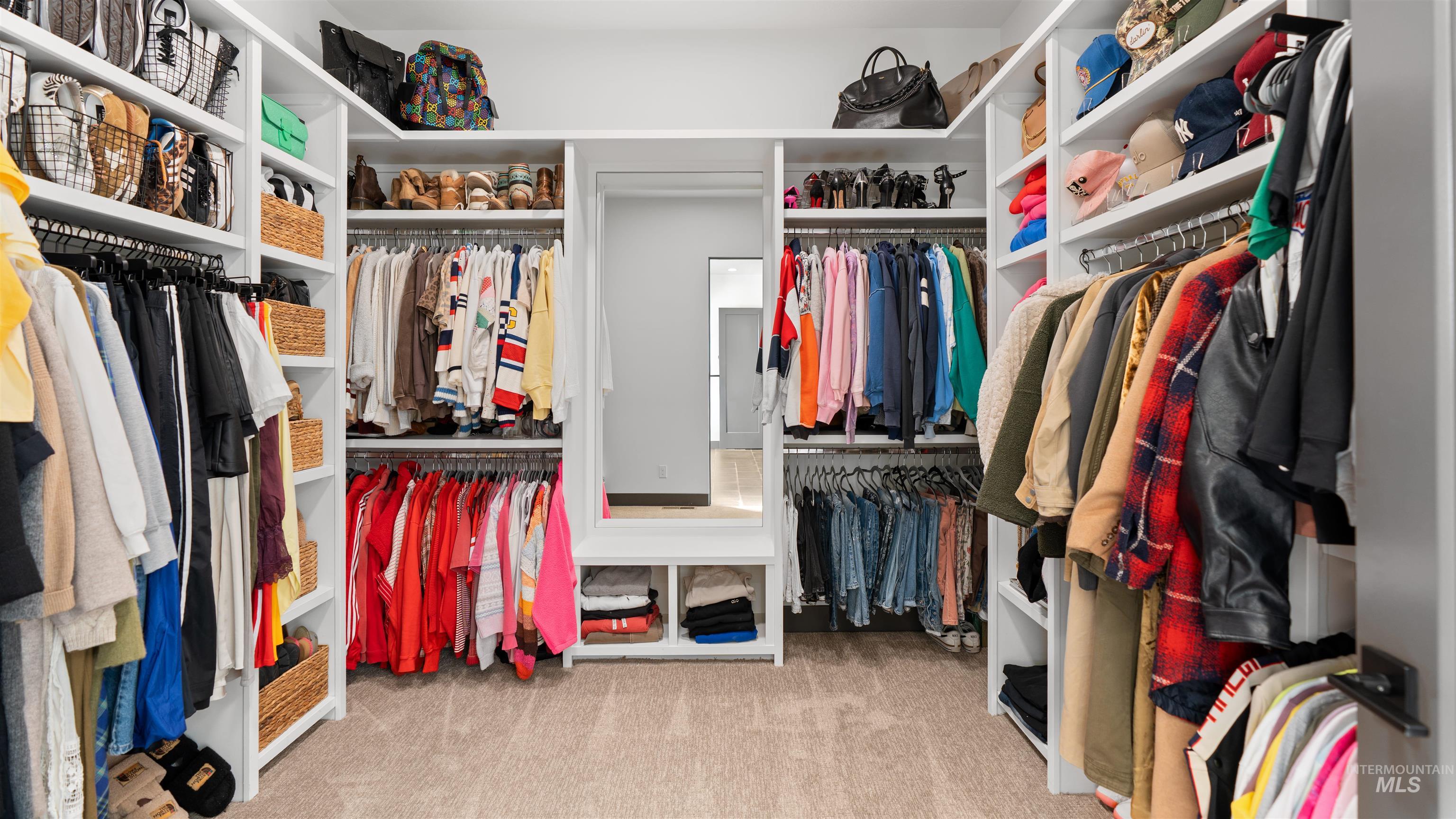 5043 W Oakford, Meridian, Idaho 83646, 5 Bedrooms, 4.5 Bathrooms, Residential For Sale, Price $2,149,000, 98977252