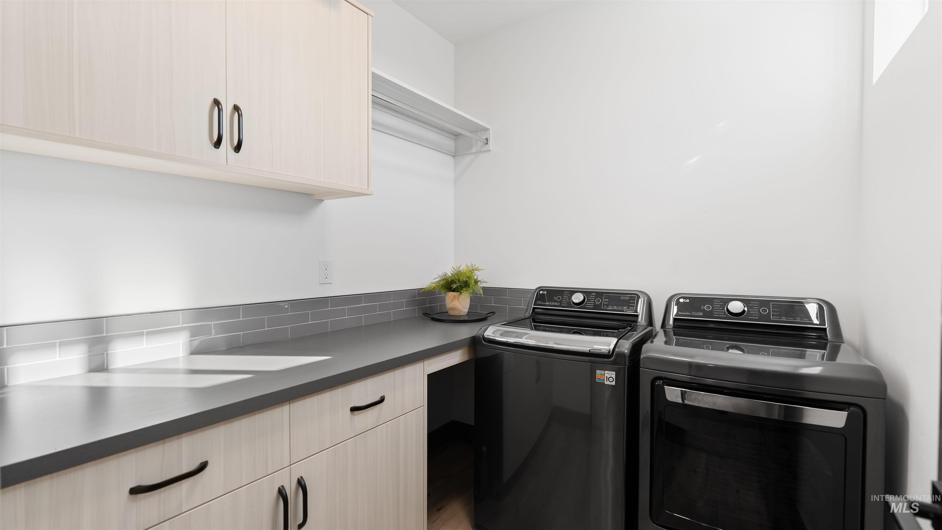 5043 W Oakford, Meridian, Idaho 83646, 5 Bedrooms, 4.5 Bathrooms, Residential For Sale, Price $2,149,000, 98977252