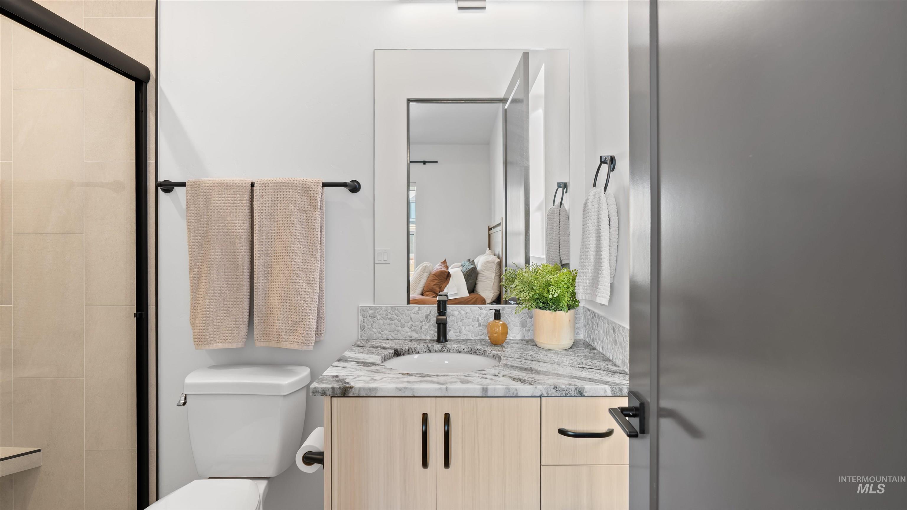 5043 W Oakford, Meridian, Idaho 83646, 5 Bedrooms, 4.5 Bathrooms, Residential For Sale, Price $2,149,000, 98977252