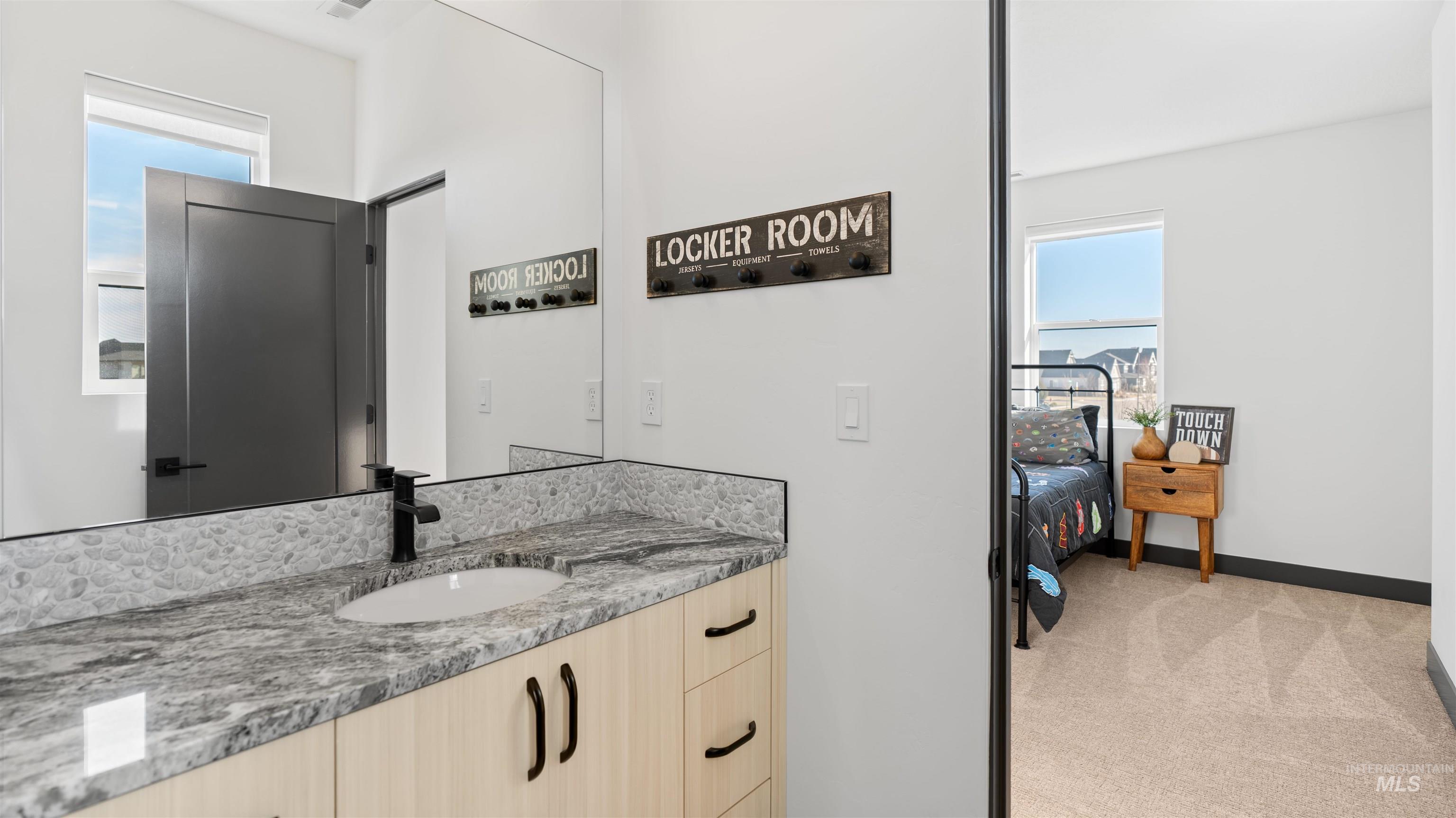 5043 W Oakford, Meridian, Idaho 83646, 5 Bedrooms, 4.5 Bathrooms, Residential For Sale, Price $2,149,000, 98977252