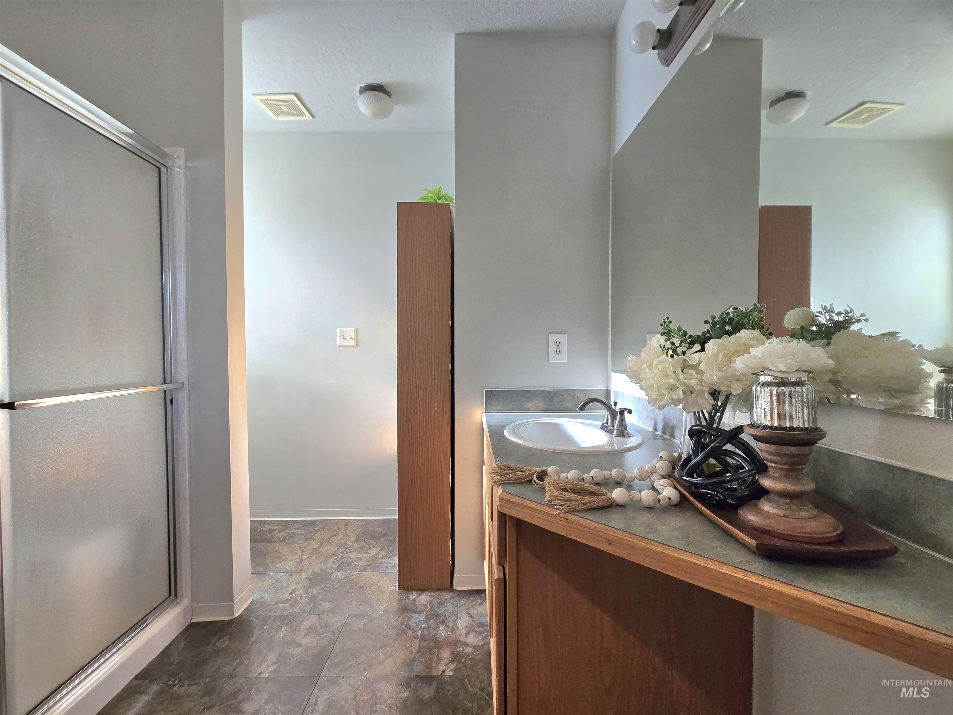 1904 Tyler St., Nampa, Idaho 83686, 3 Bedrooms, 2.5 Bathrooms, Residential For Sale, Price $367,000,MLS 98977253