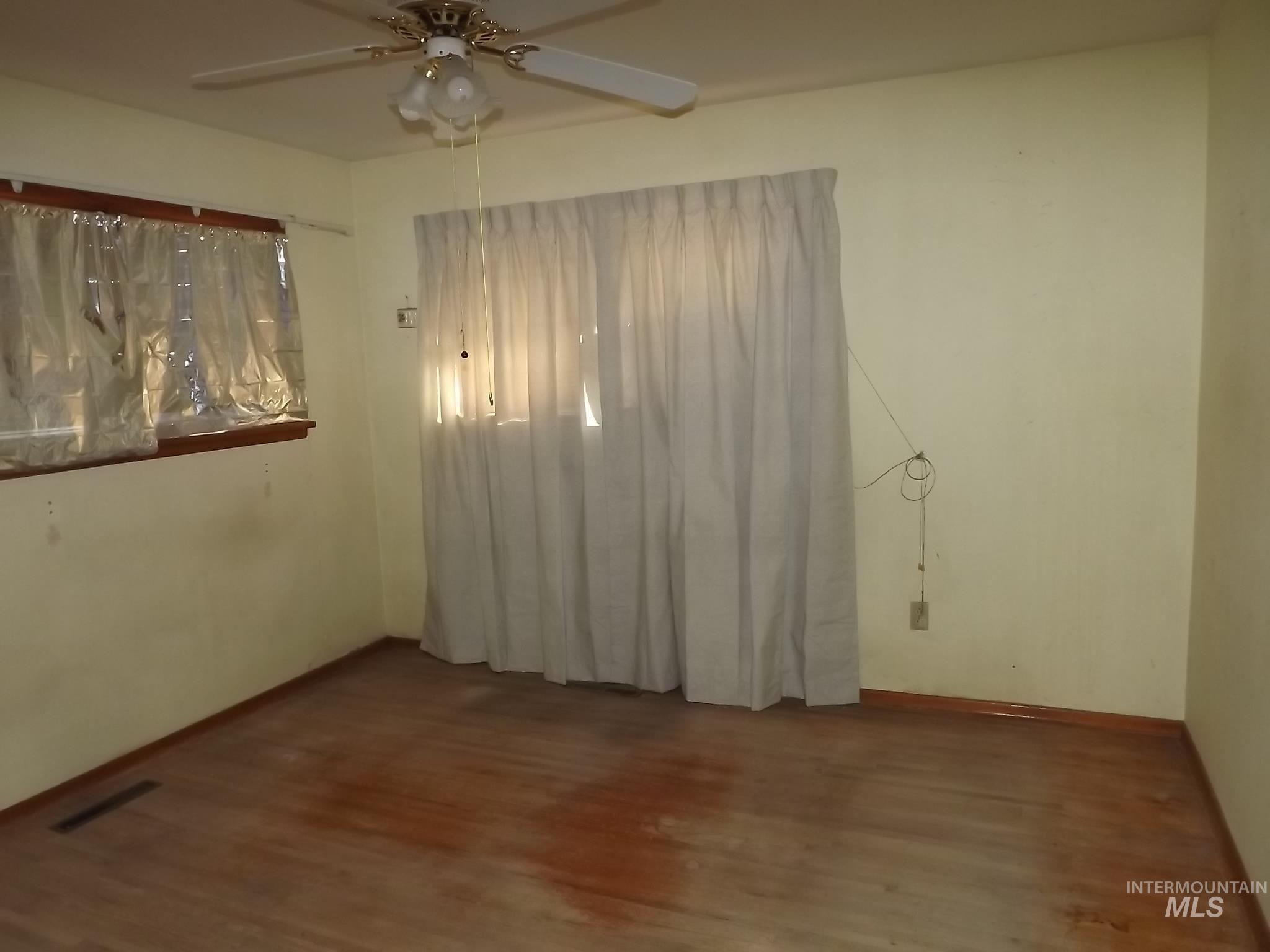 3415 11th Street, Lewiston, Idaho 83501, 5 Bedrooms, 2 Bathrooms, Residential For Sale, Price $200,000, 98977265