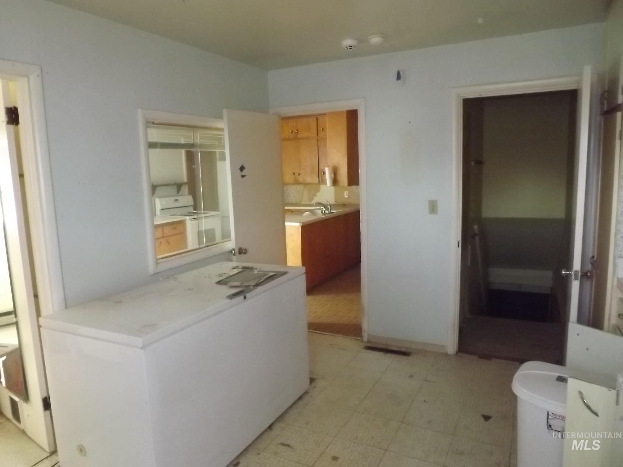 3415 11th Street, Lewiston, Idaho 83501, 5 Bedrooms, 2 Bathrooms, Residential For Sale, Price $200,000, 98977265