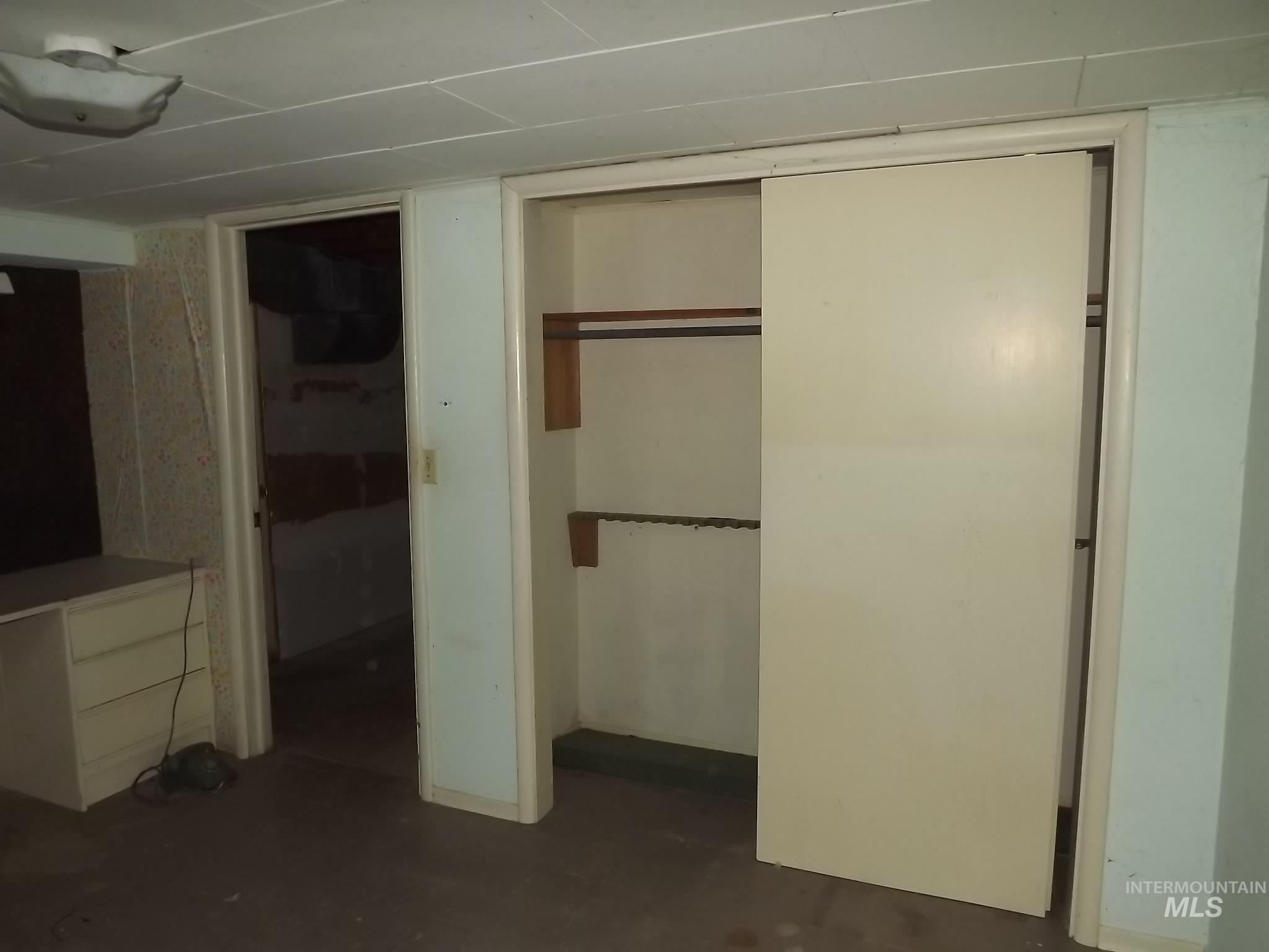 3415 11th Street, Lewiston, Idaho 83501, 5 Bedrooms, 2 Bathrooms, Residential For Sale, Price $200,000, 98977265