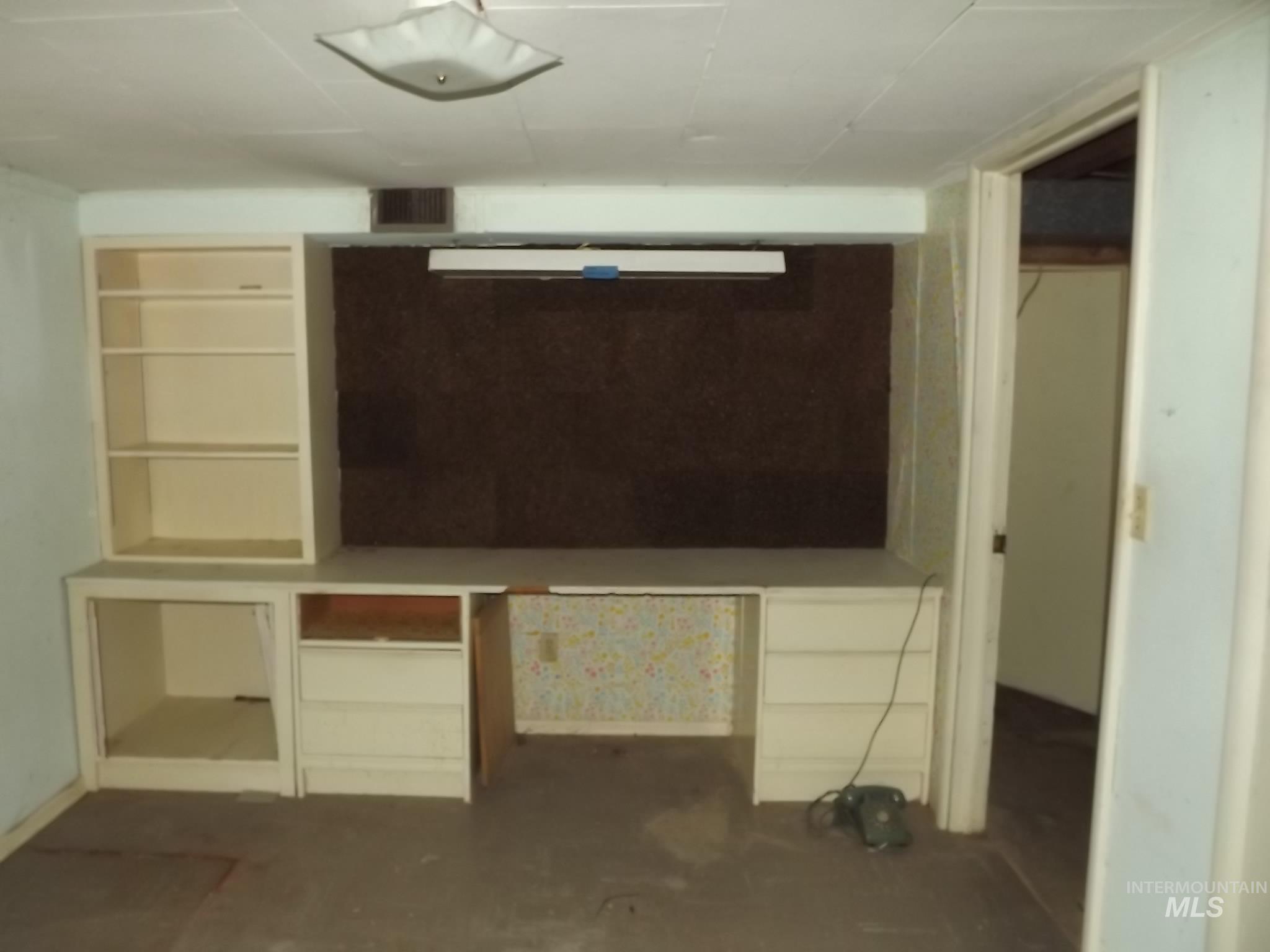 3415 11th Street, Lewiston, Idaho 83501, 5 Bedrooms, 2 Bathrooms, Residential For Sale, Price $200,000, 98977265