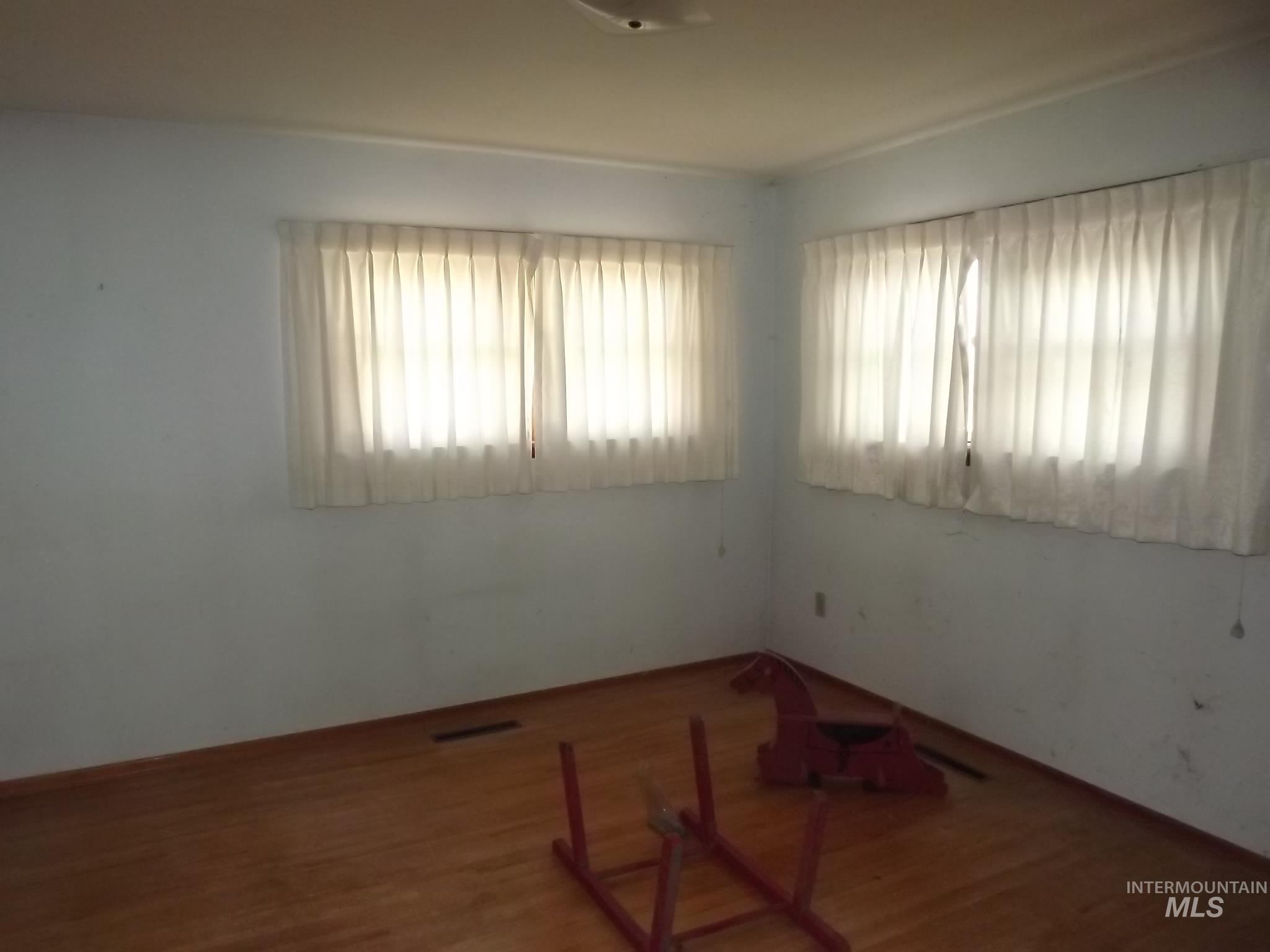 3415 11th Street, Lewiston, Idaho 83501, 5 Bedrooms, 2 Bathrooms, Residential For Sale, Price $200,000, 98977265