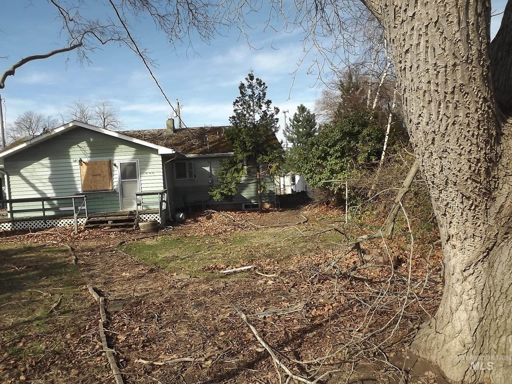 3415 11th Street, Lewiston, Idaho 83501, 5 Bedrooms, 2 Bathrooms, Residential For Sale, Price $200,000, 98977265