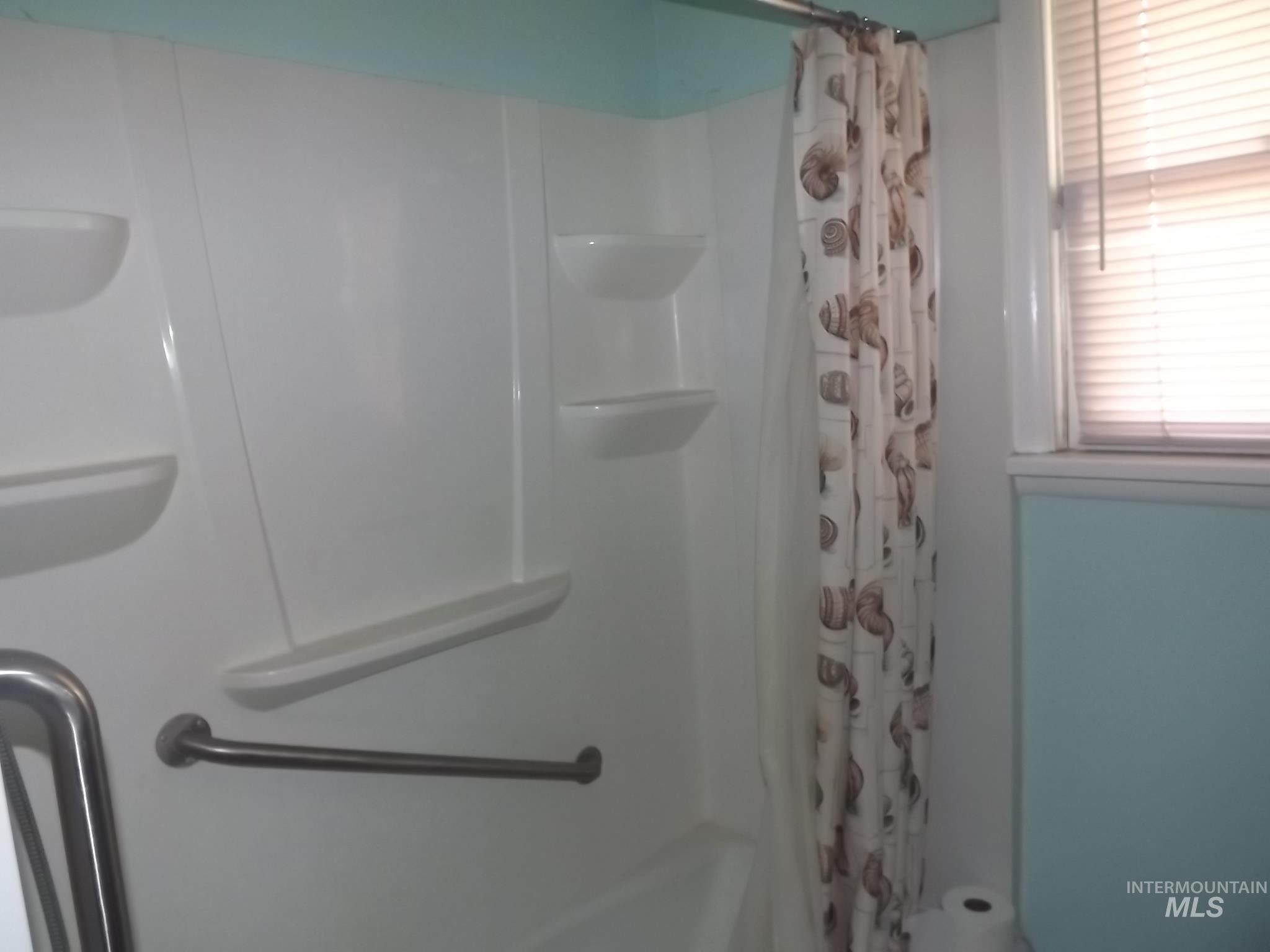 3415 11th Street, Lewiston, Idaho 83501, 5 Bedrooms, 2 Bathrooms, Residential For Sale, Price $200,000, 98977265