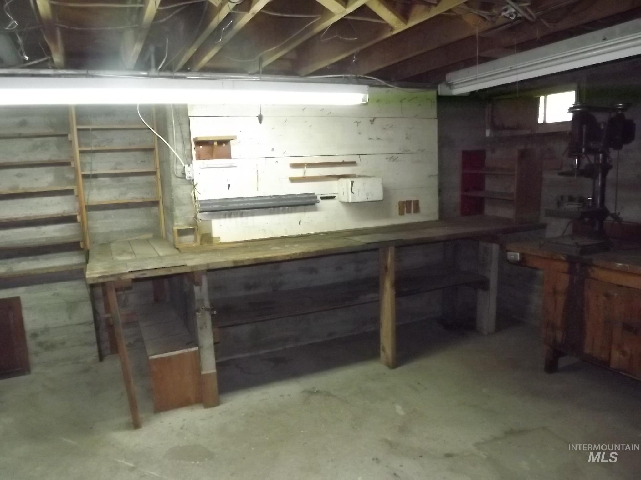 3415 11th Street, Lewiston, Idaho 83501, 5 Bedrooms, 2 Bathrooms, Residential For Sale, Price $200,000, 98977265