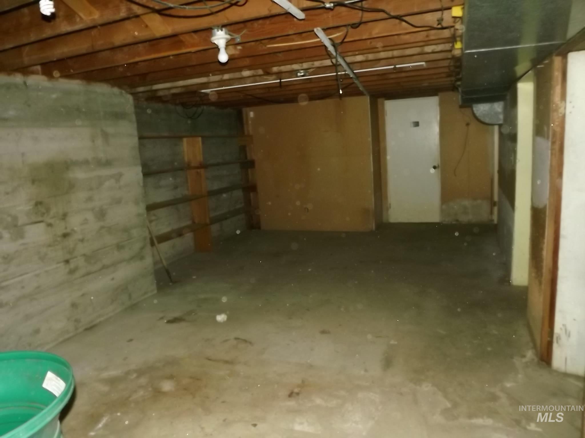 3415 11th Street, Lewiston, Idaho 83501, 5 Bedrooms, 2 Bathrooms, Residential For Sale, Price $200,000, 98977265