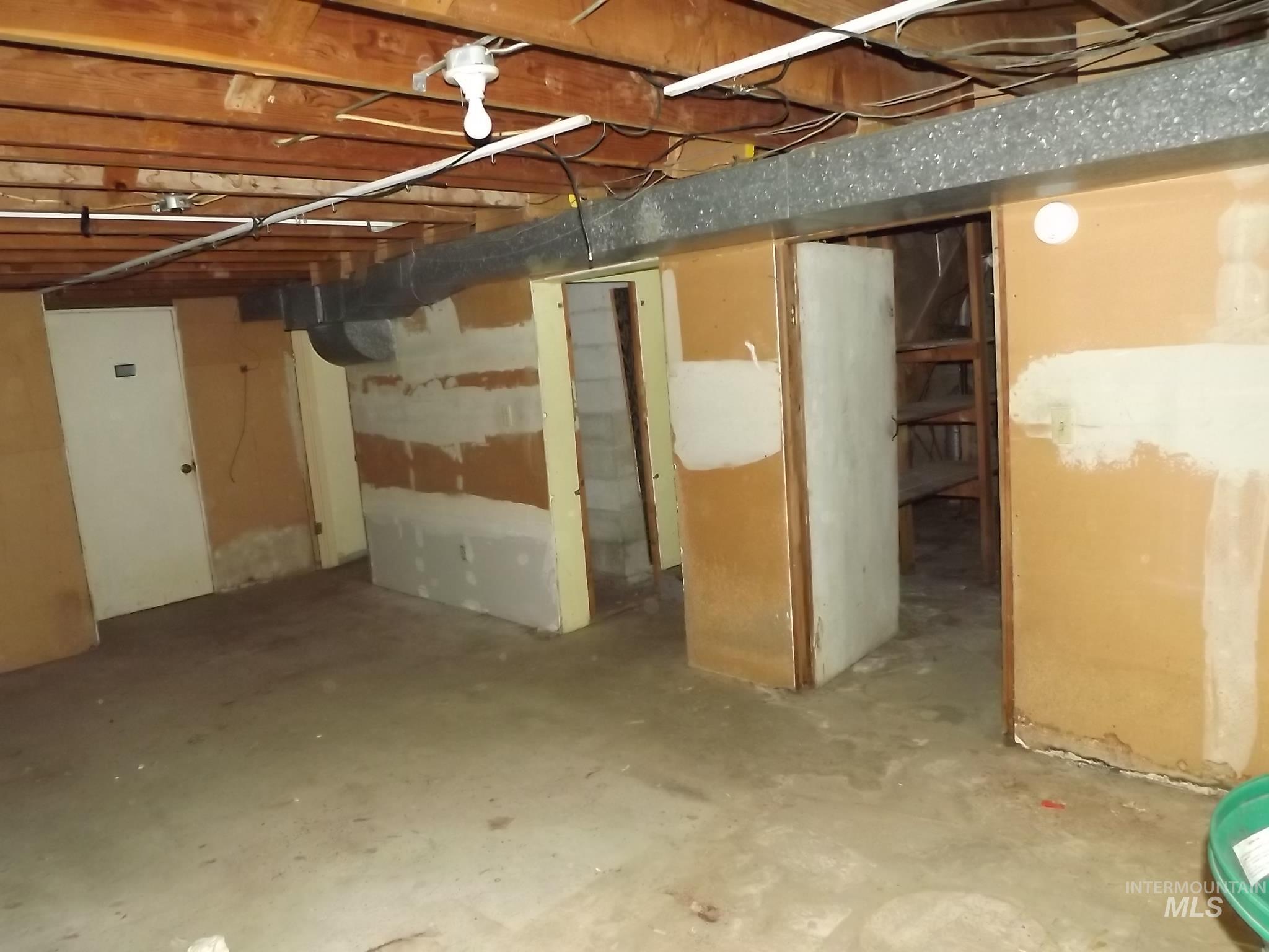 3415 11th Street, Lewiston, Idaho 83501, 5 Bedrooms, 2 Bathrooms, Residential For Sale, Price $200,000, 98977265