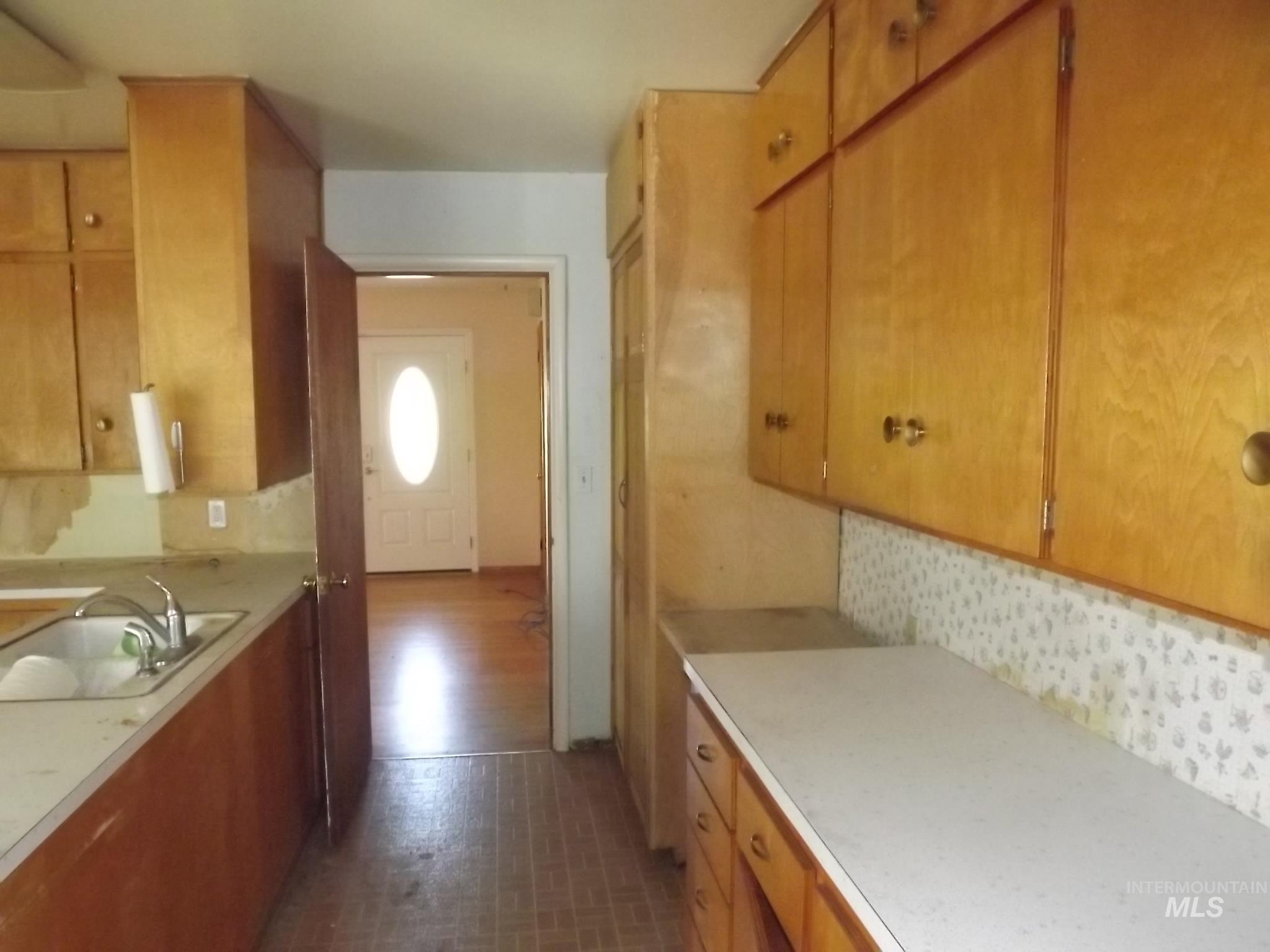 3415 11th Street, Lewiston, Idaho 83501, 5 Bedrooms, 2 Bathrooms, Residential For Sale, Price $200,000, 98977265