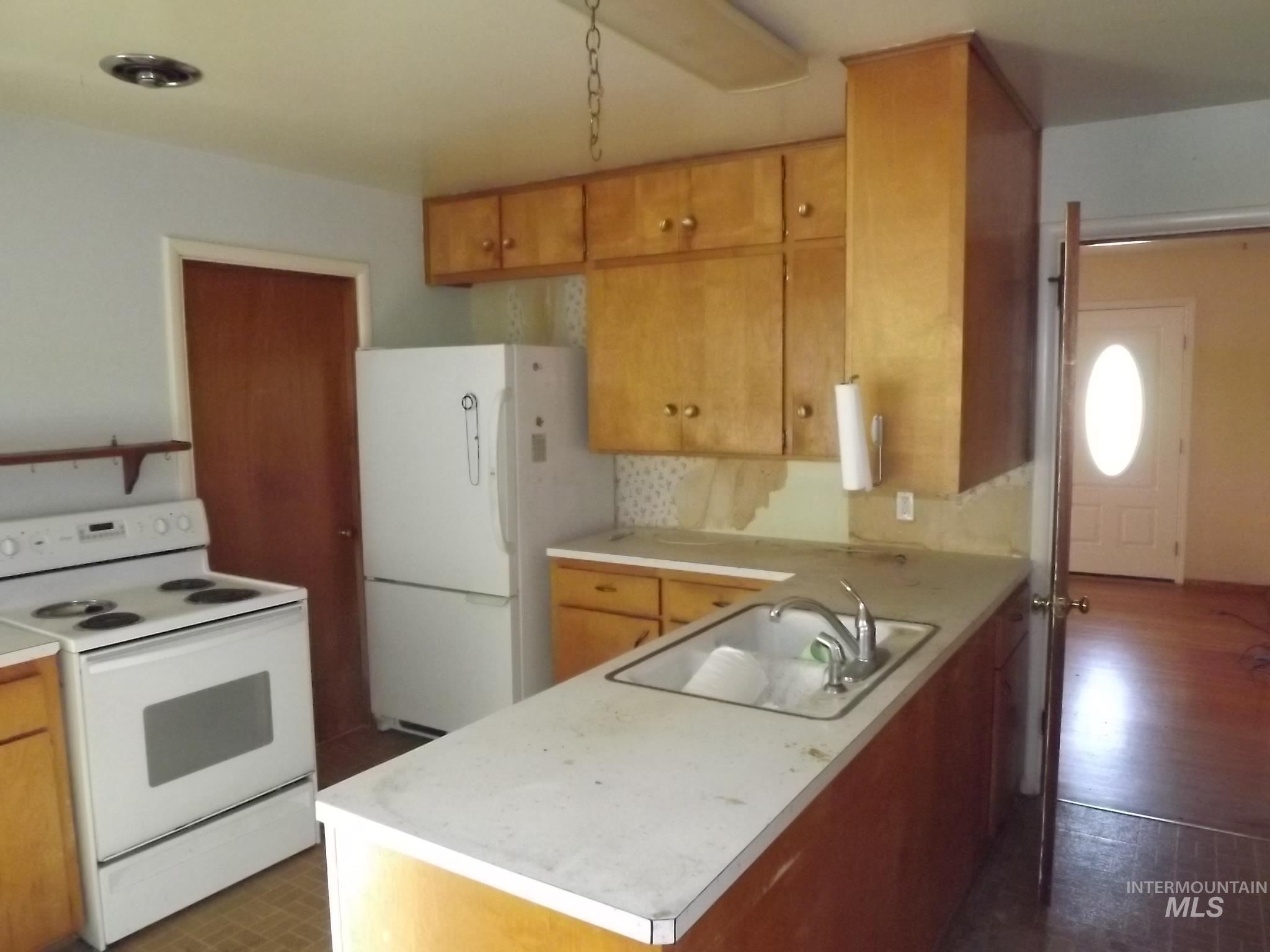 3415 11th Street, Lewiston, Idaho 83501, 5 Bedrooms, 2 Bathrooms, Residential For Sale, Price $200,000, 98977265