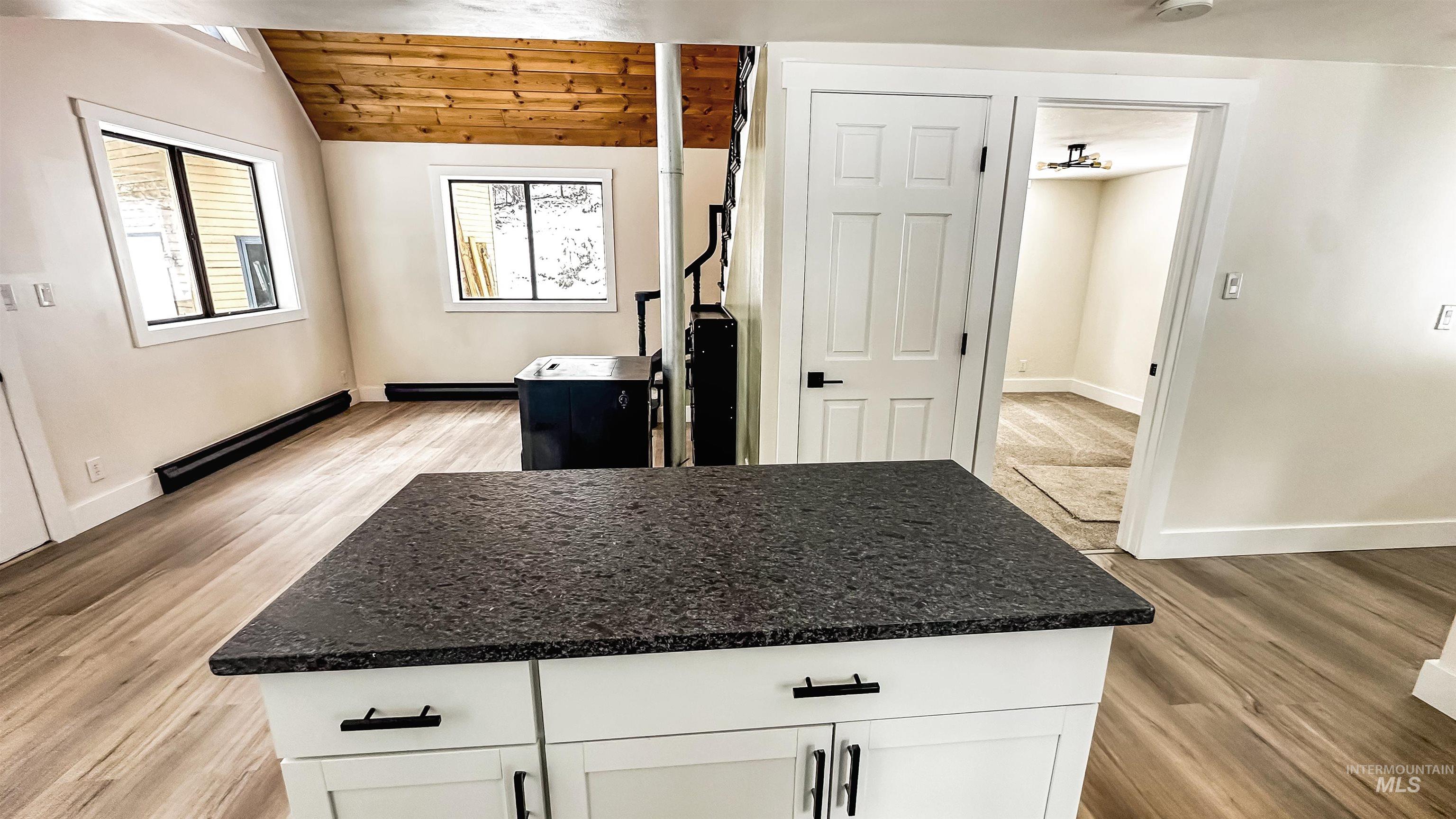 5 Pump House Rd, Garden Valley, Idaho 83622, 2 Bedrooms, 1 Bathroom, Residential For Sale, Price $465,000, 98977267