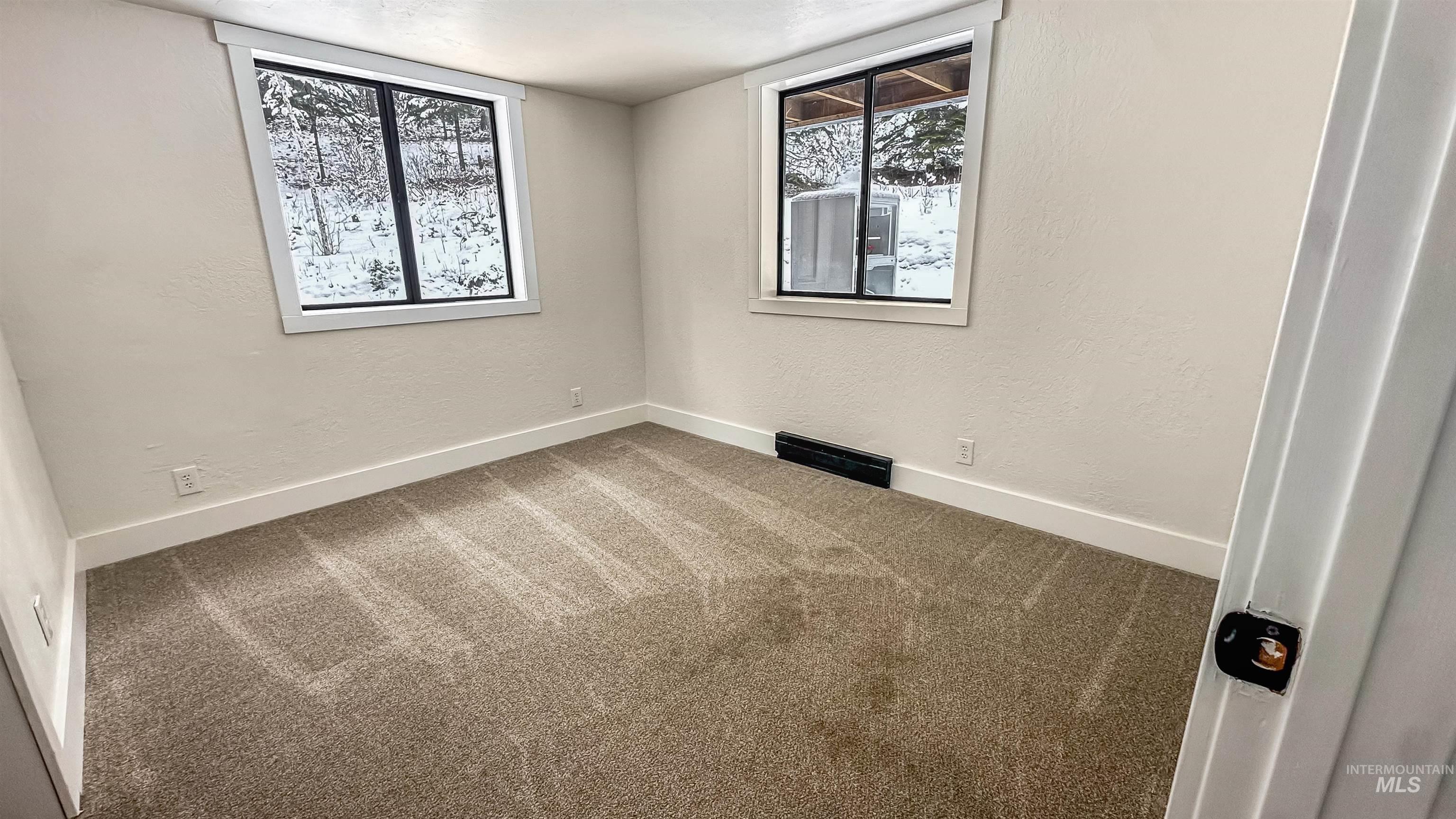 5 Pump House Rd, Garden Valley, Idaho 83622, 2 Bedrooms, 1 Bathroom, Residential For Sale, Price $465,000, 98977267