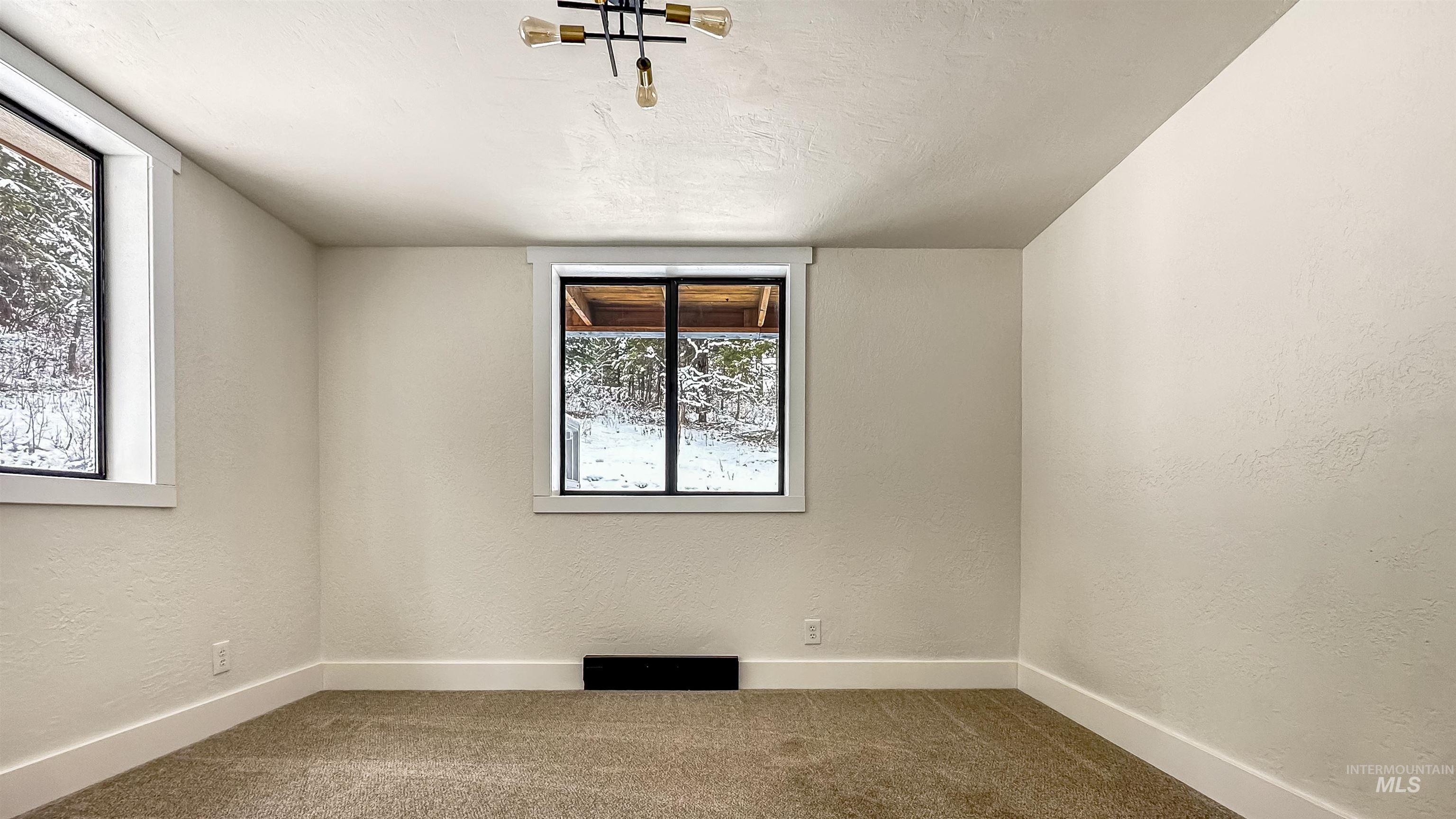 5 Pump House Rd, Garden Valley, Idaho 83622, 2 Bedrooms, 1 Bathroom, Residential For Sale, Price $465,000, 98977267