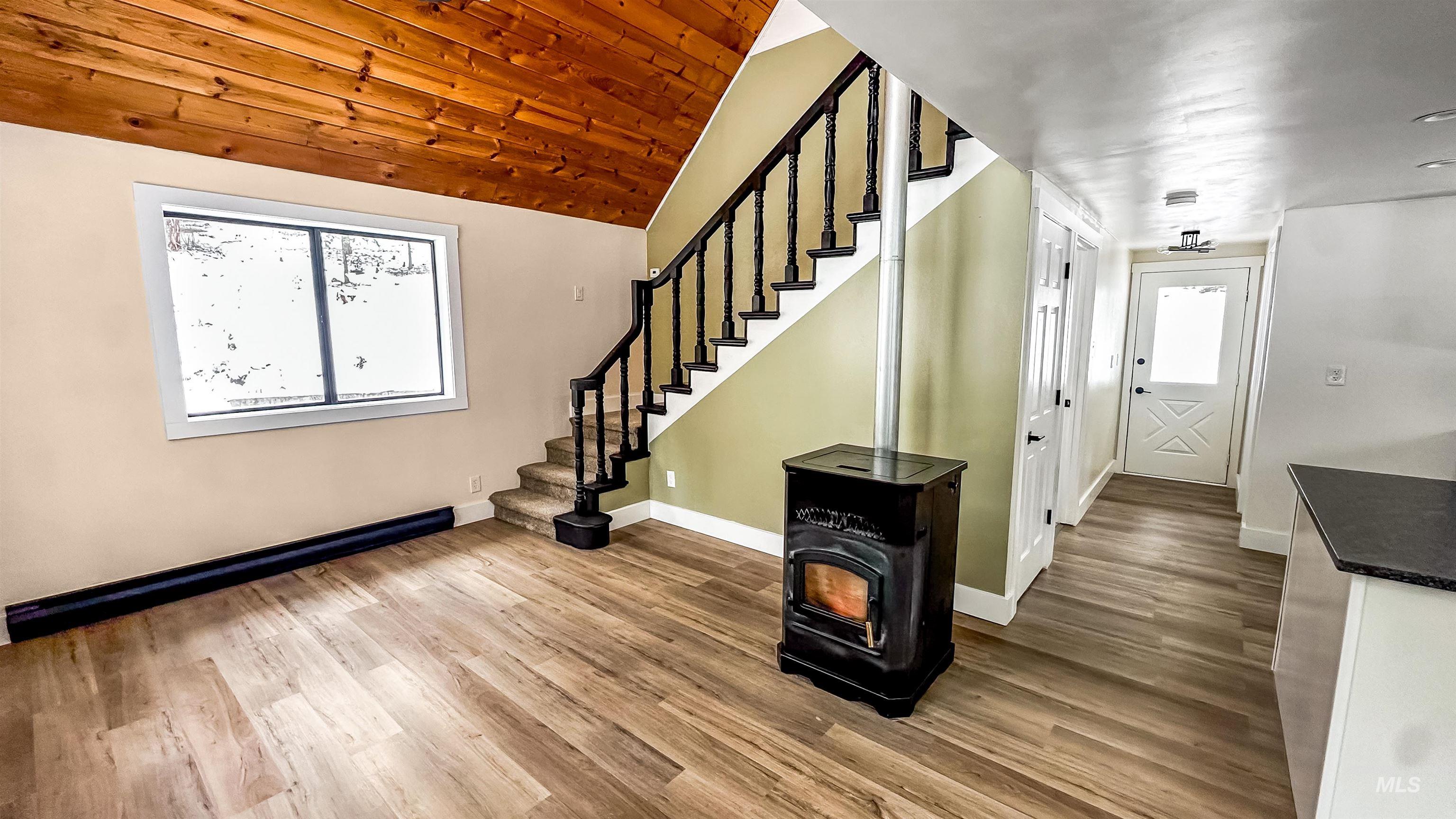 5 Pump House Rd, Garden Valley, Idaho 83622, 2 Bedrooms, 1 Bathroom, Residential For Sale, Price $465,000, 98977267