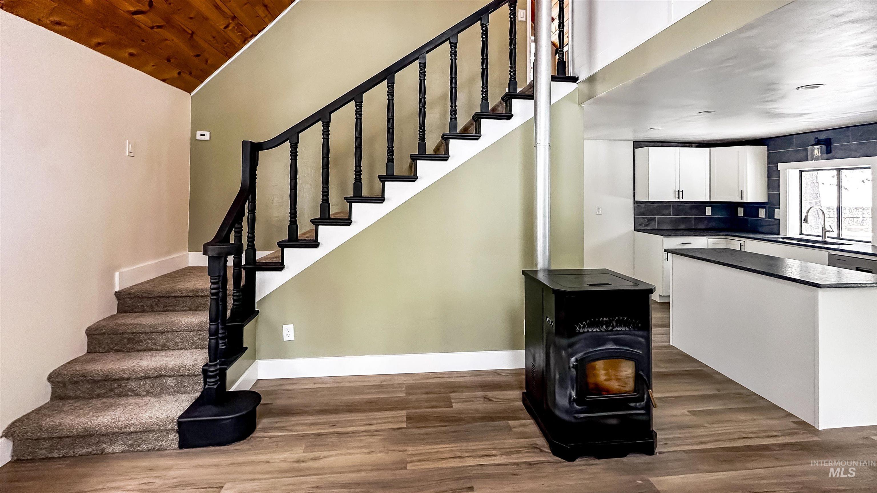 5 Pump House Rd, Garden Valley, Idaho 83622, 2 Bedrooms, 1 Bathroom, Residential For Sale, Price $465,000, 98977267