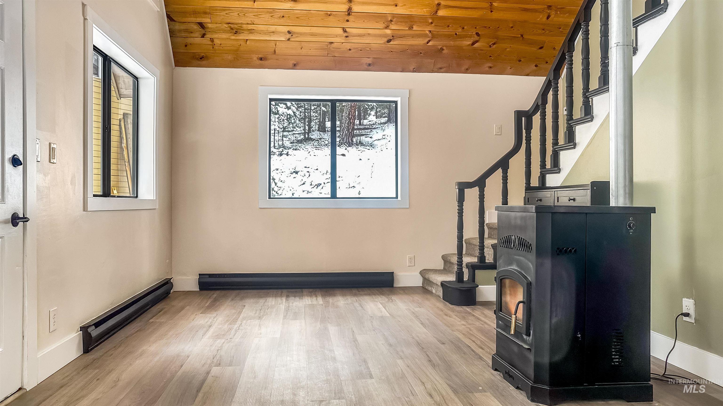 5 Pump House Rd, Garden Valley, Idaho 83622, 2 Bedrooms, 1 Bathroom, Residential For Sale, Price $475,000,MLS 98977267