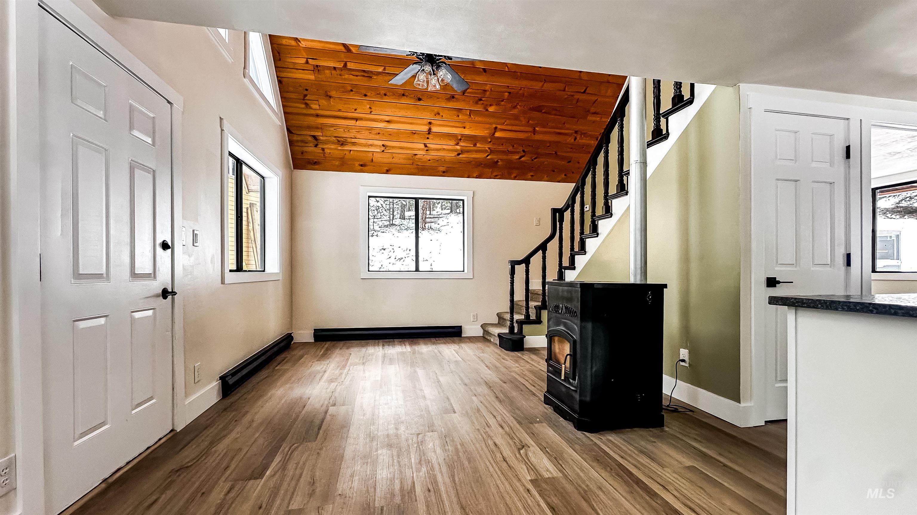 5 Pump House Rd, Garden Valley, Idaho 83622, 2 Bedrooms, 1 Bathroom, Residential For Sale, Price $465,000, 98977267