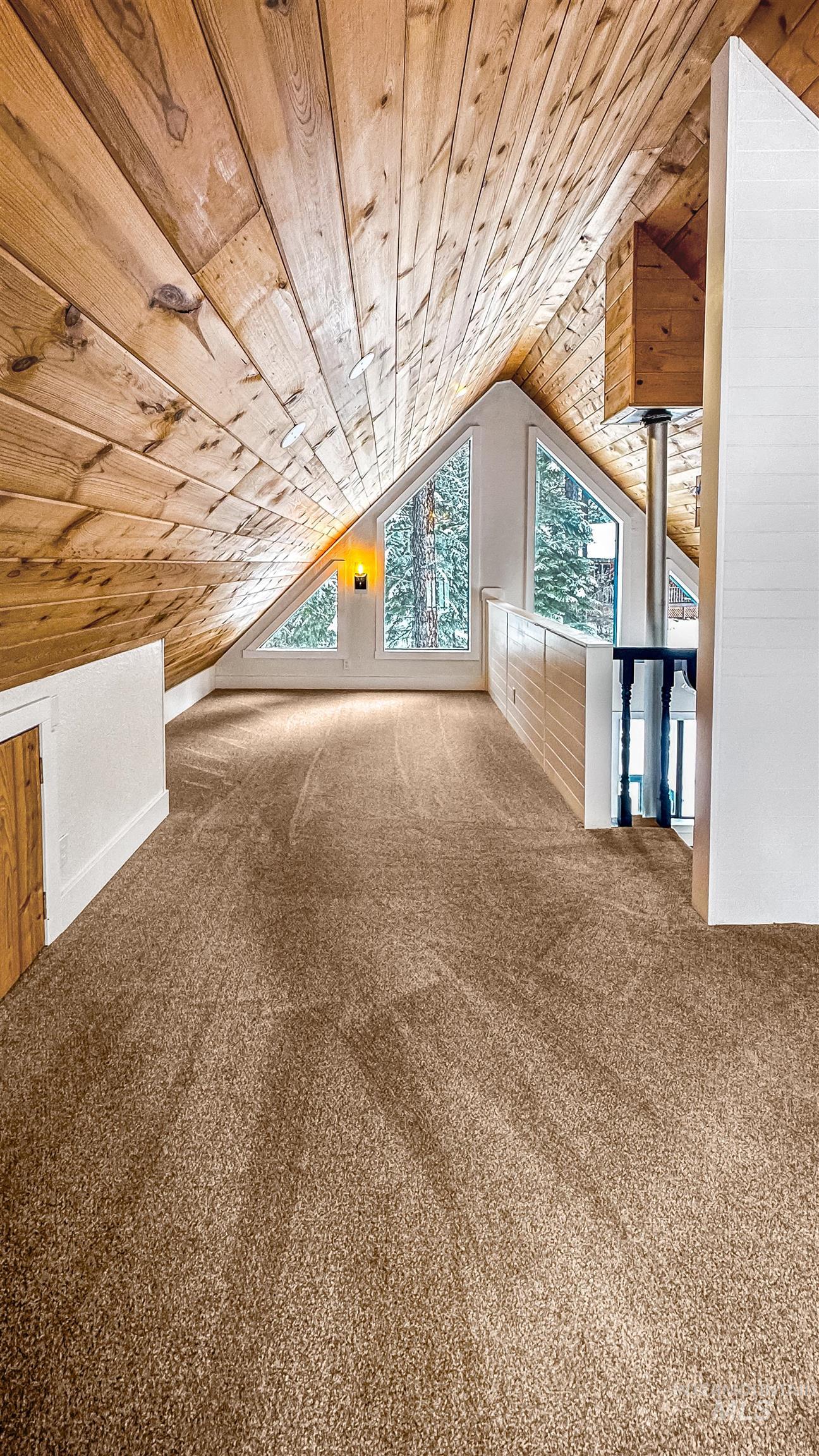 5 Pump House Rd, Garden Valley, Idaho 83622, 2 Bedrooms, 1 Bathroom, Residential For Sale, Price $465,000, 98977267