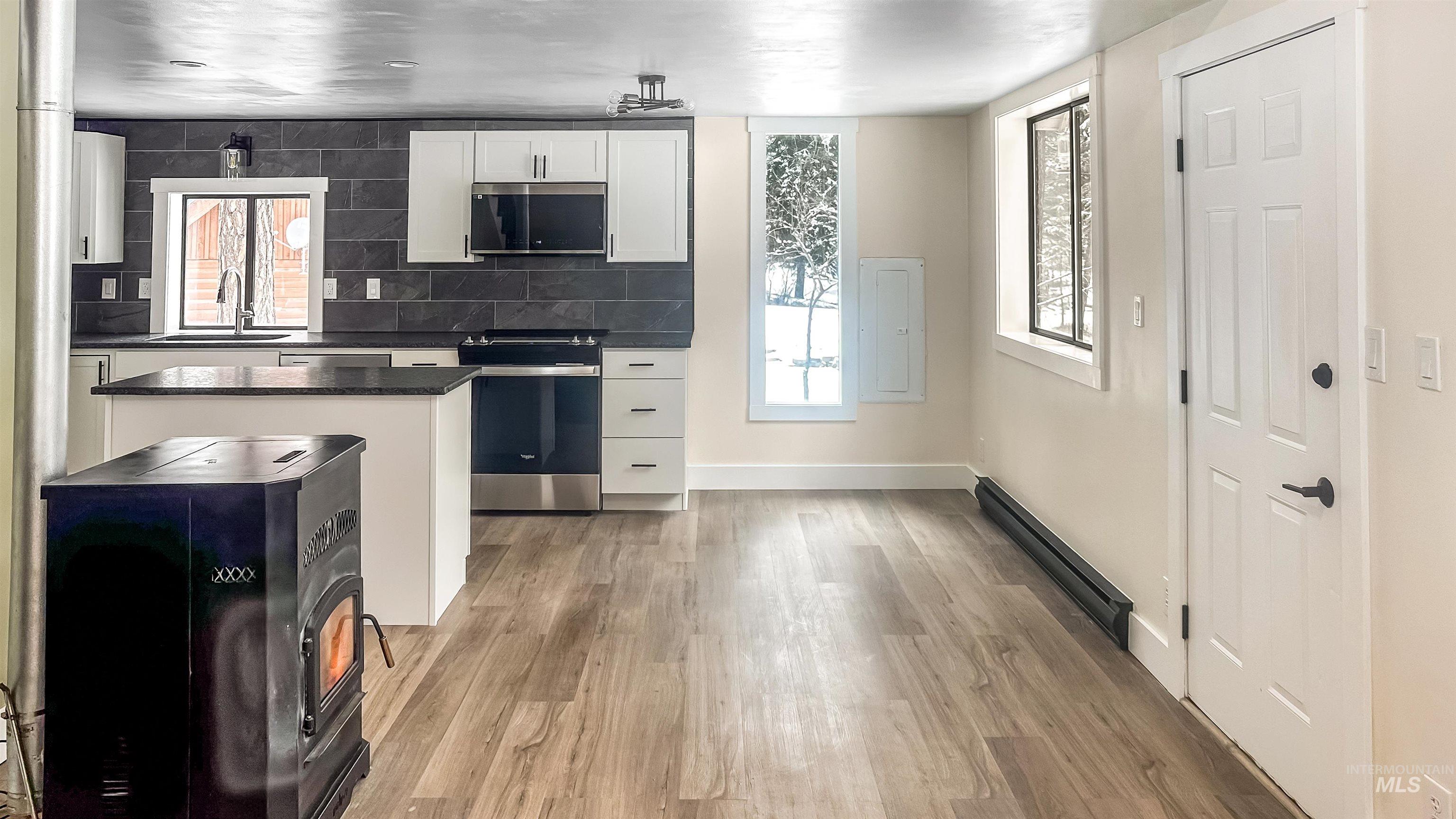 5 Pump House Rd, Garden Valley, Idaho 83622, 2 Bedrooms, 1 Bathroom, Residential For Sale, Price $465,000, 98977267